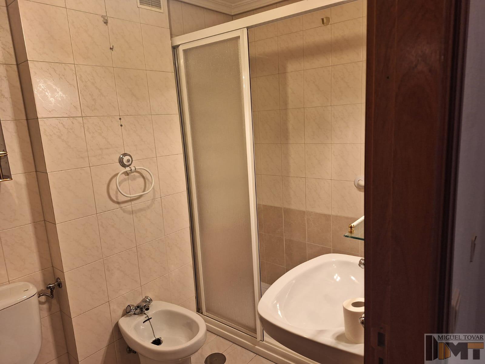 For sale of flat in Segovia