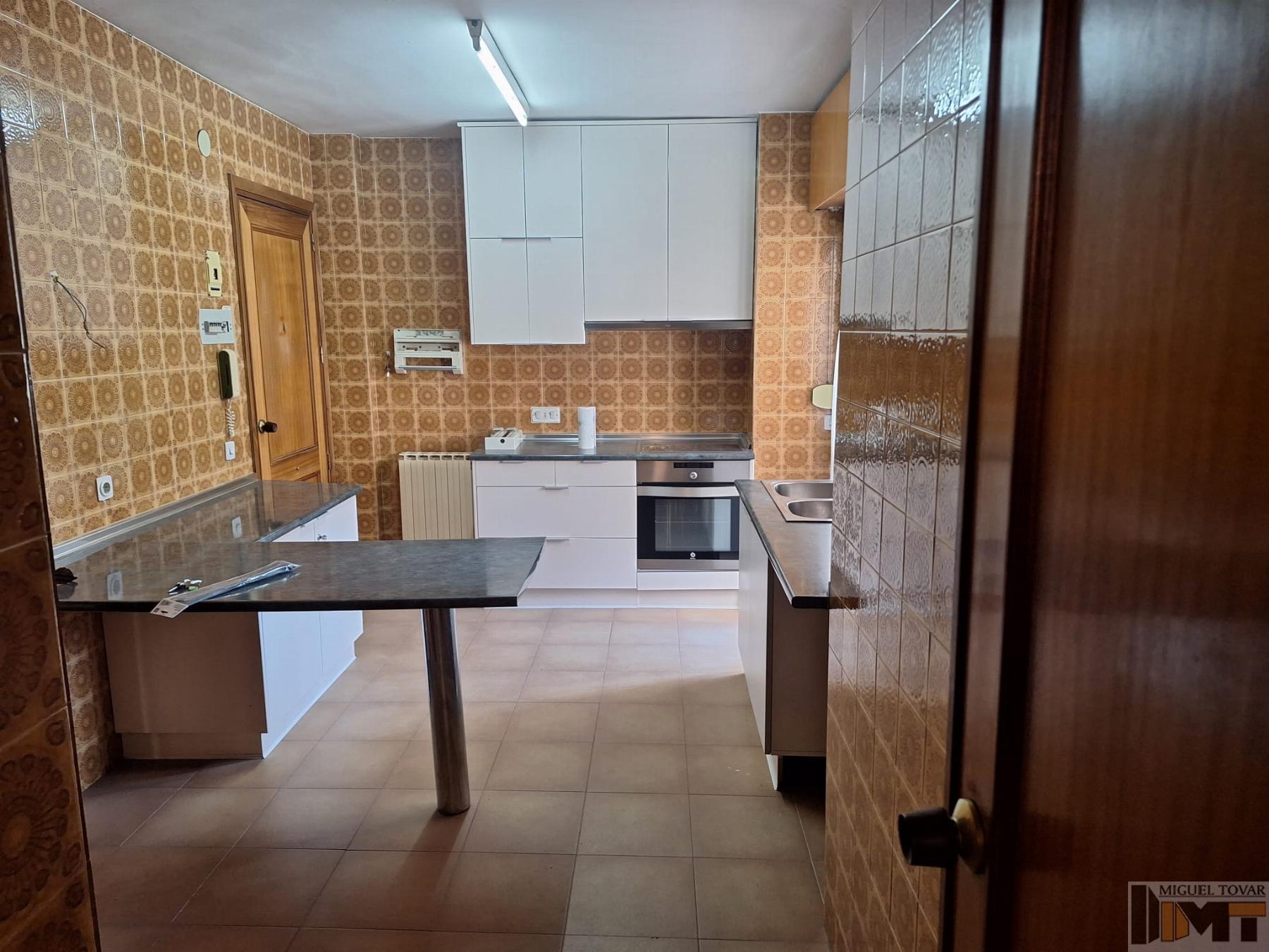 For sale of flat in Segovia