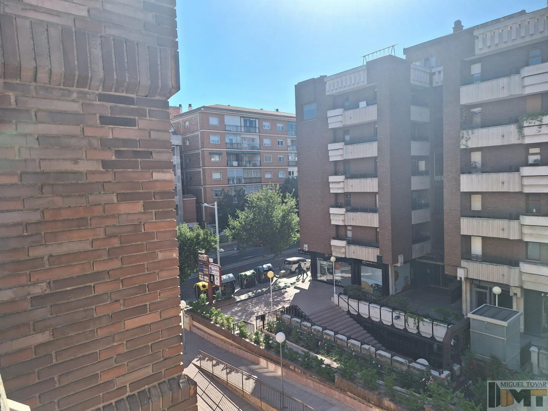 For sale of flat in Segovia