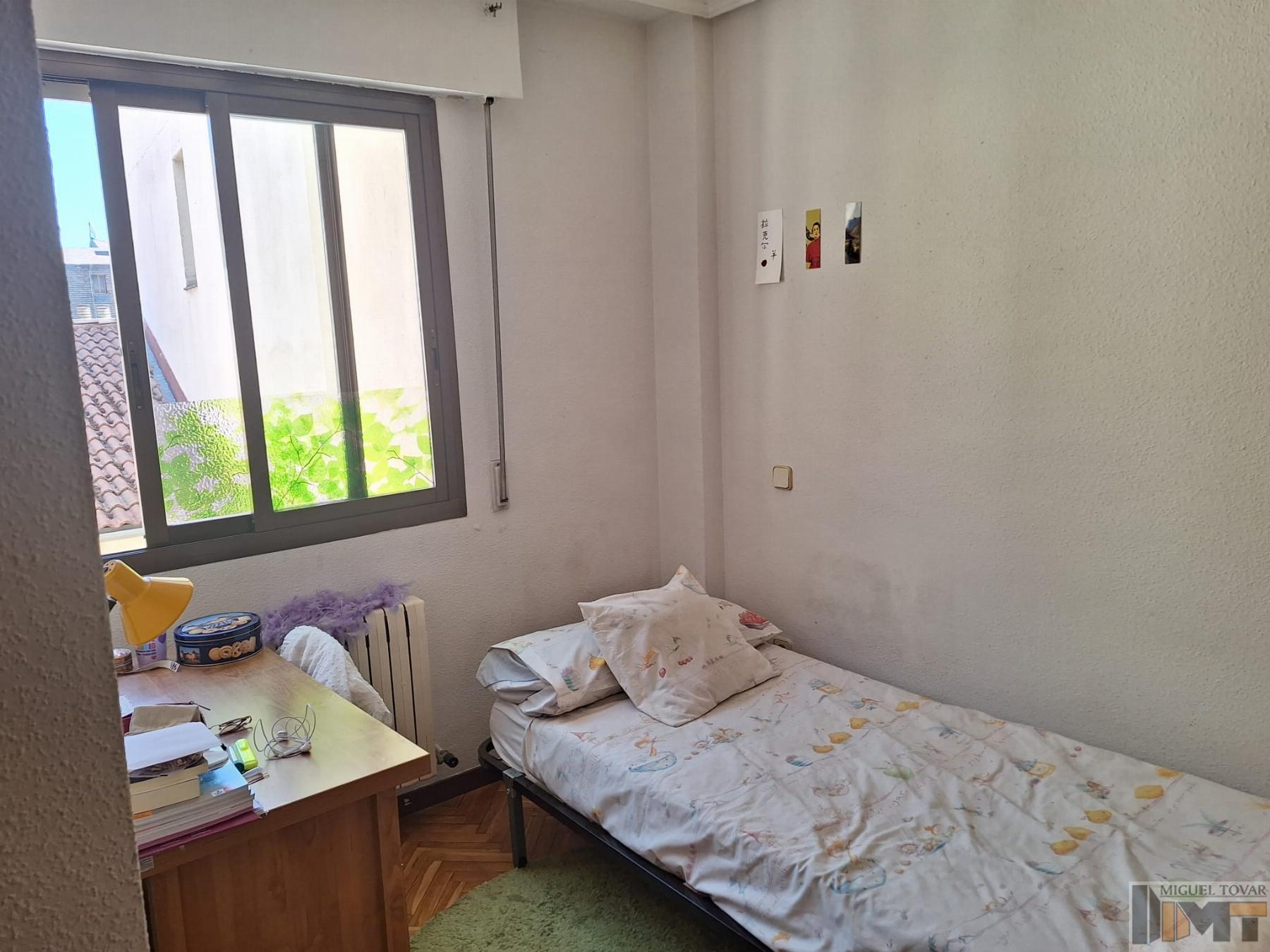 For sale of duplex in Segovia