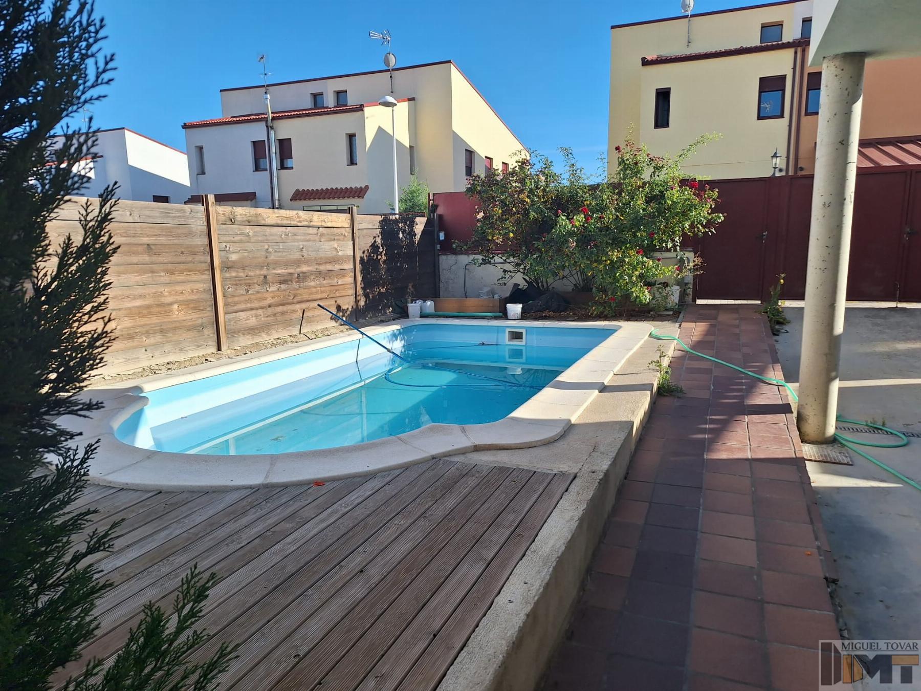 For sale of chalet in Tizneros