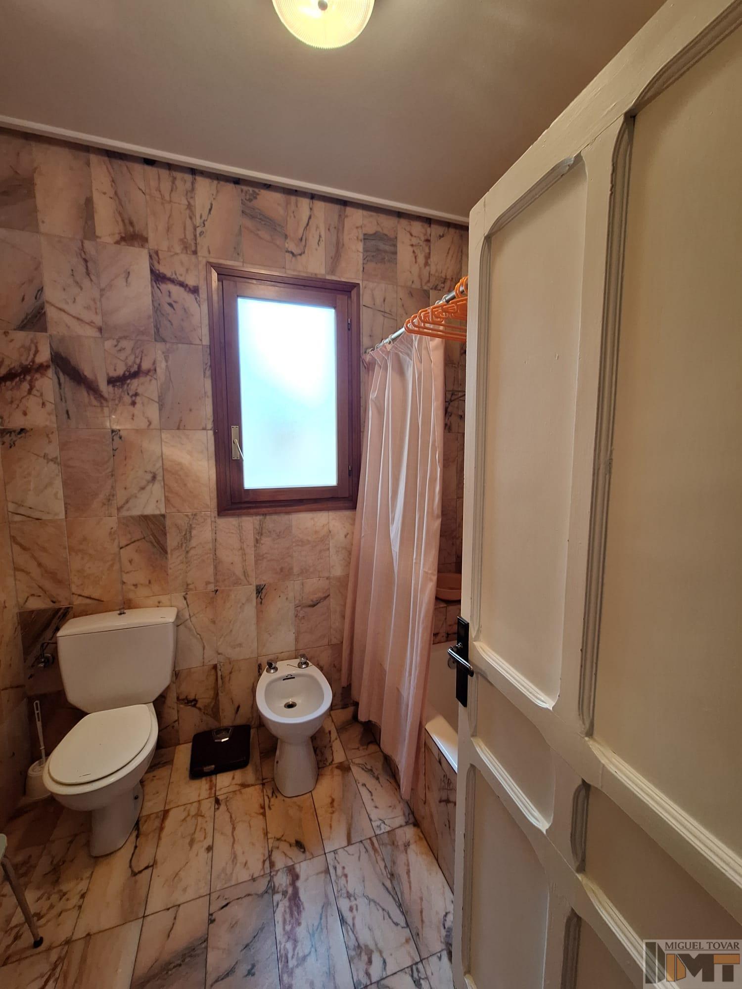 For sale of flat in Segovia