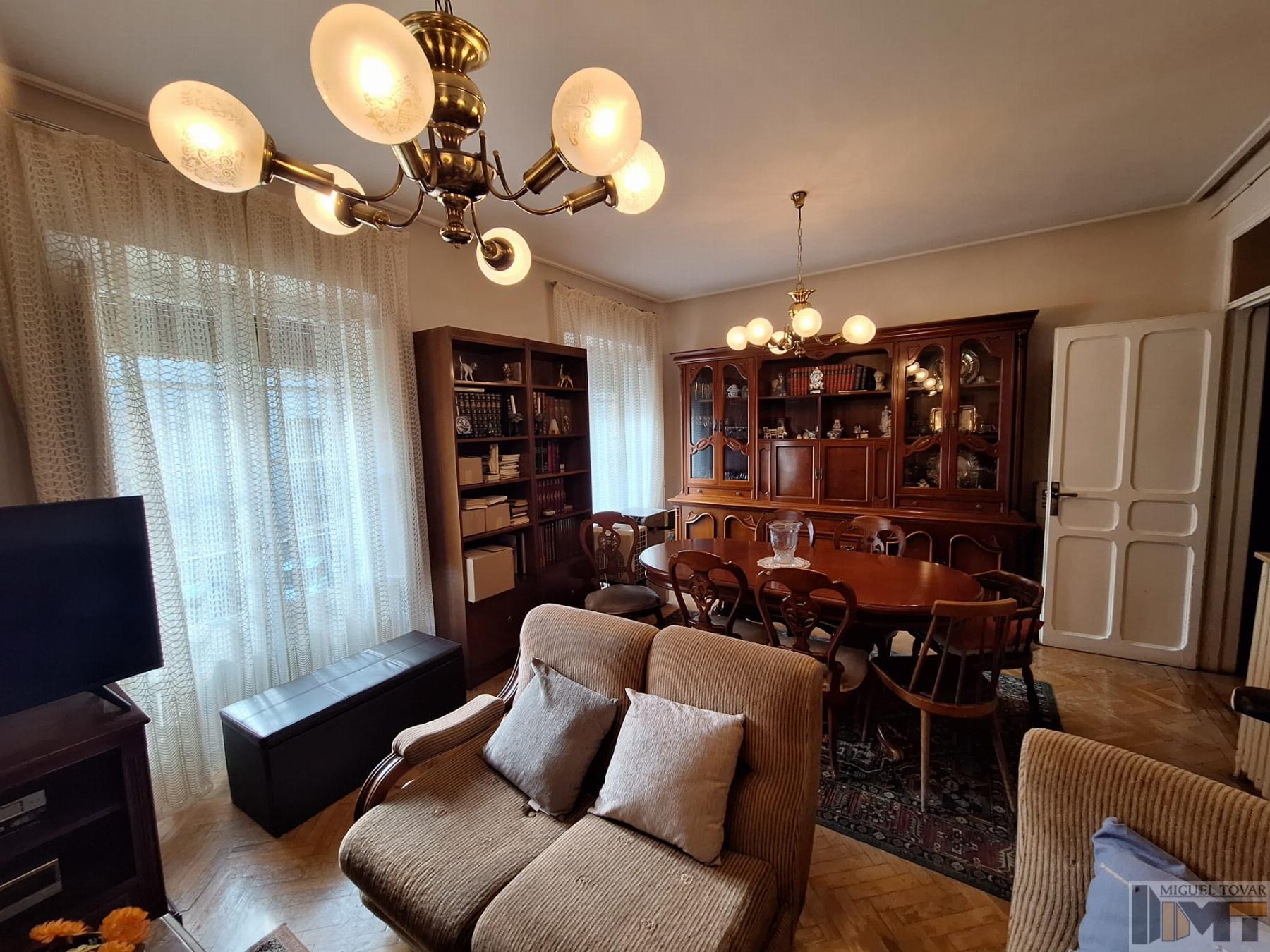 For sale of flat in Segovia