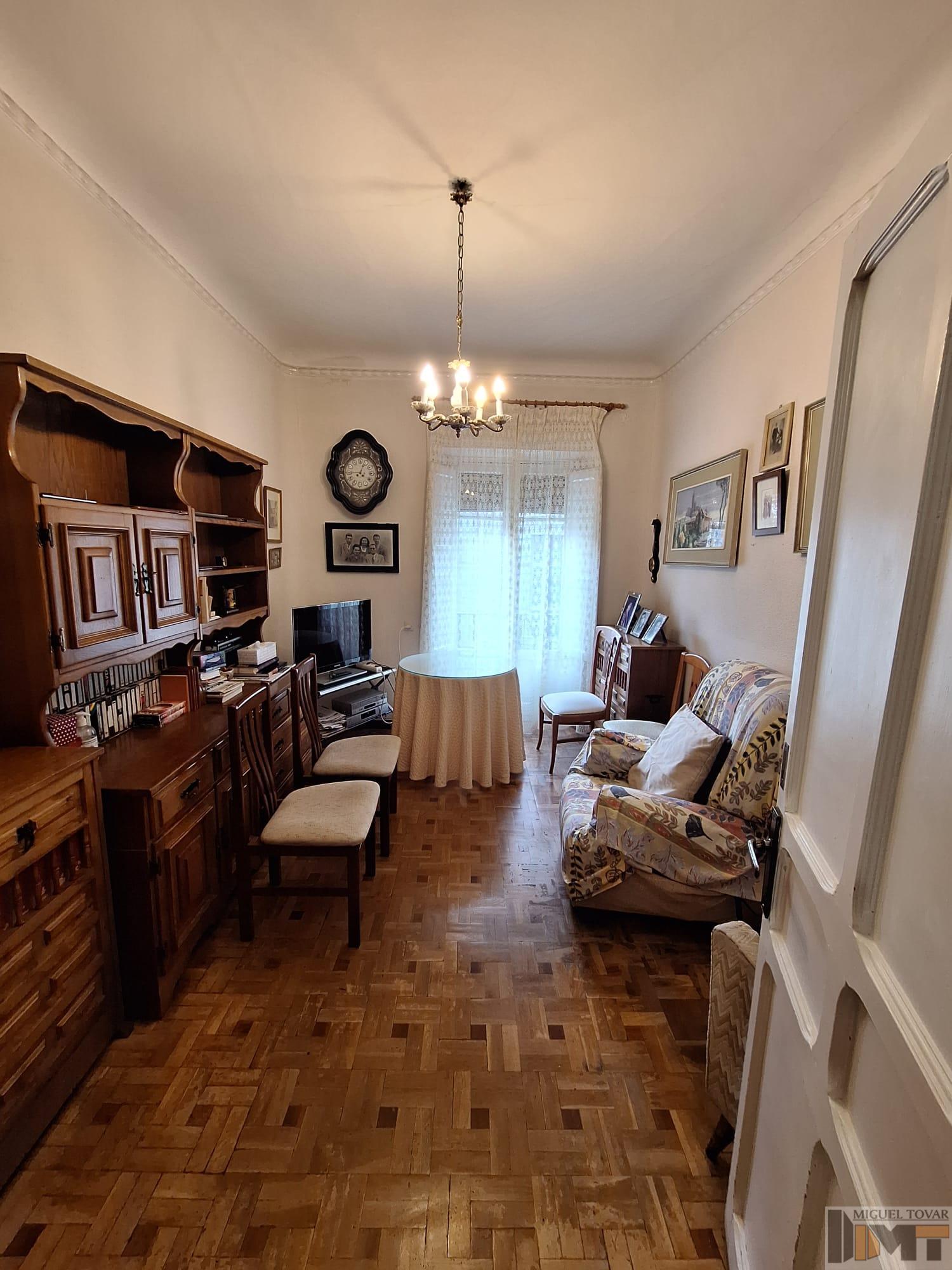For sale of flat in Segovia