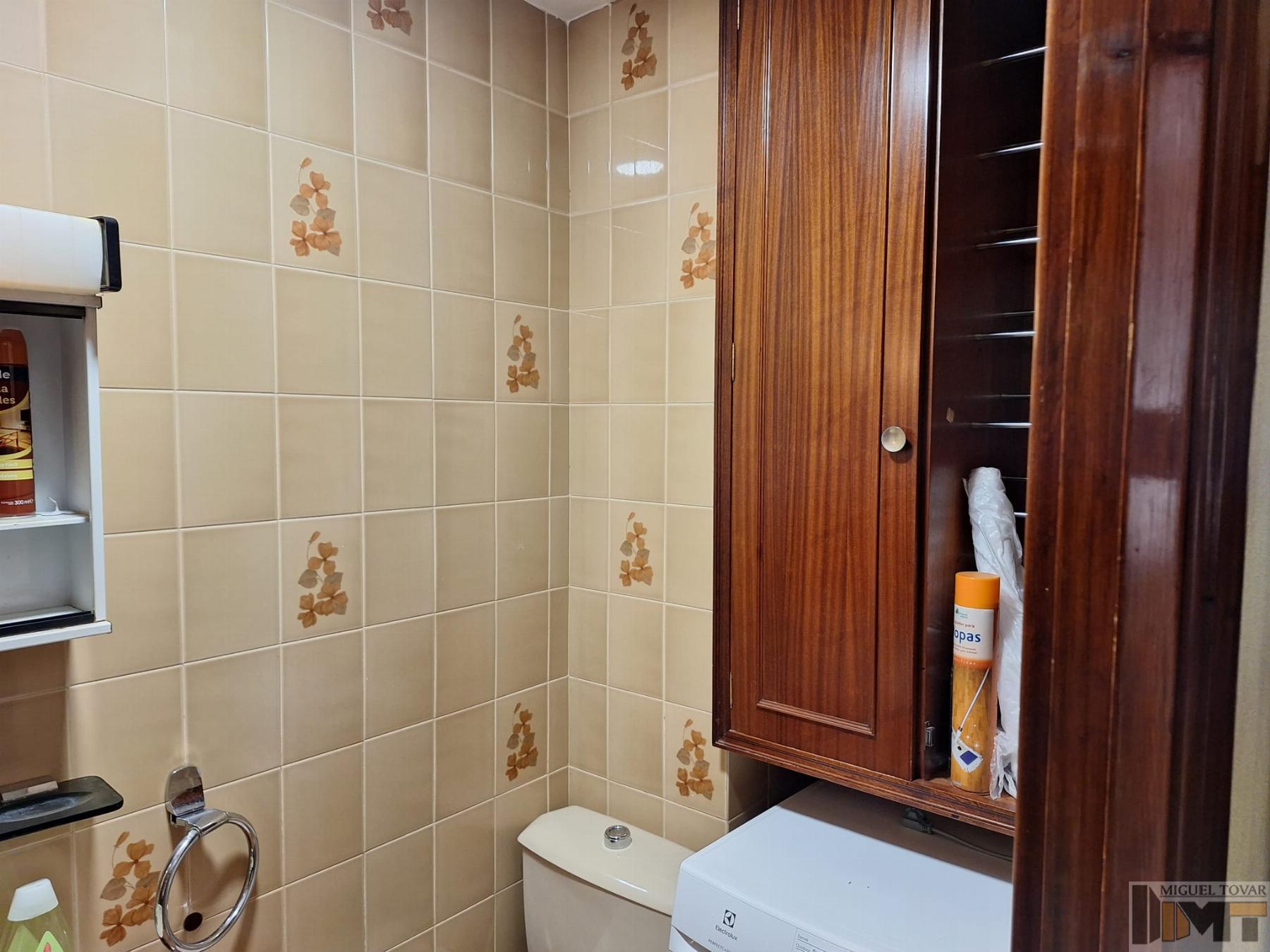 For sale of flat in Segovia