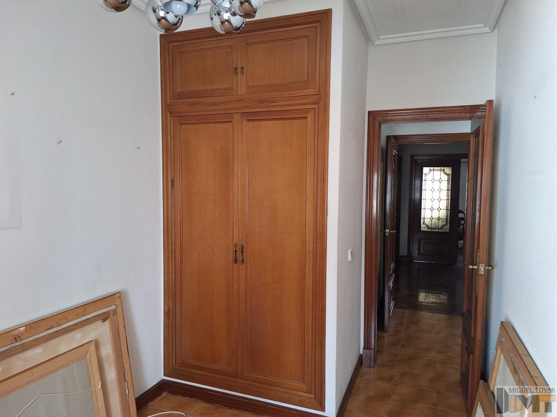 For sale of flat in Segovia