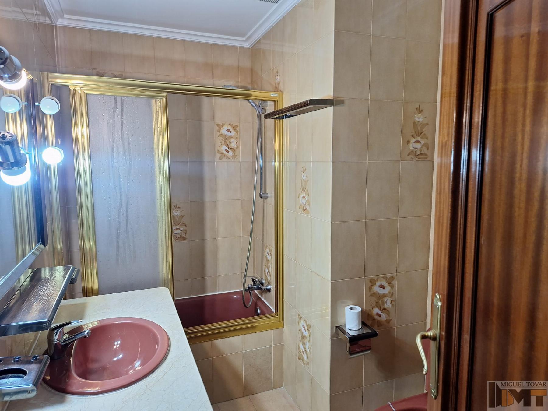 For sale of flat in Segovia