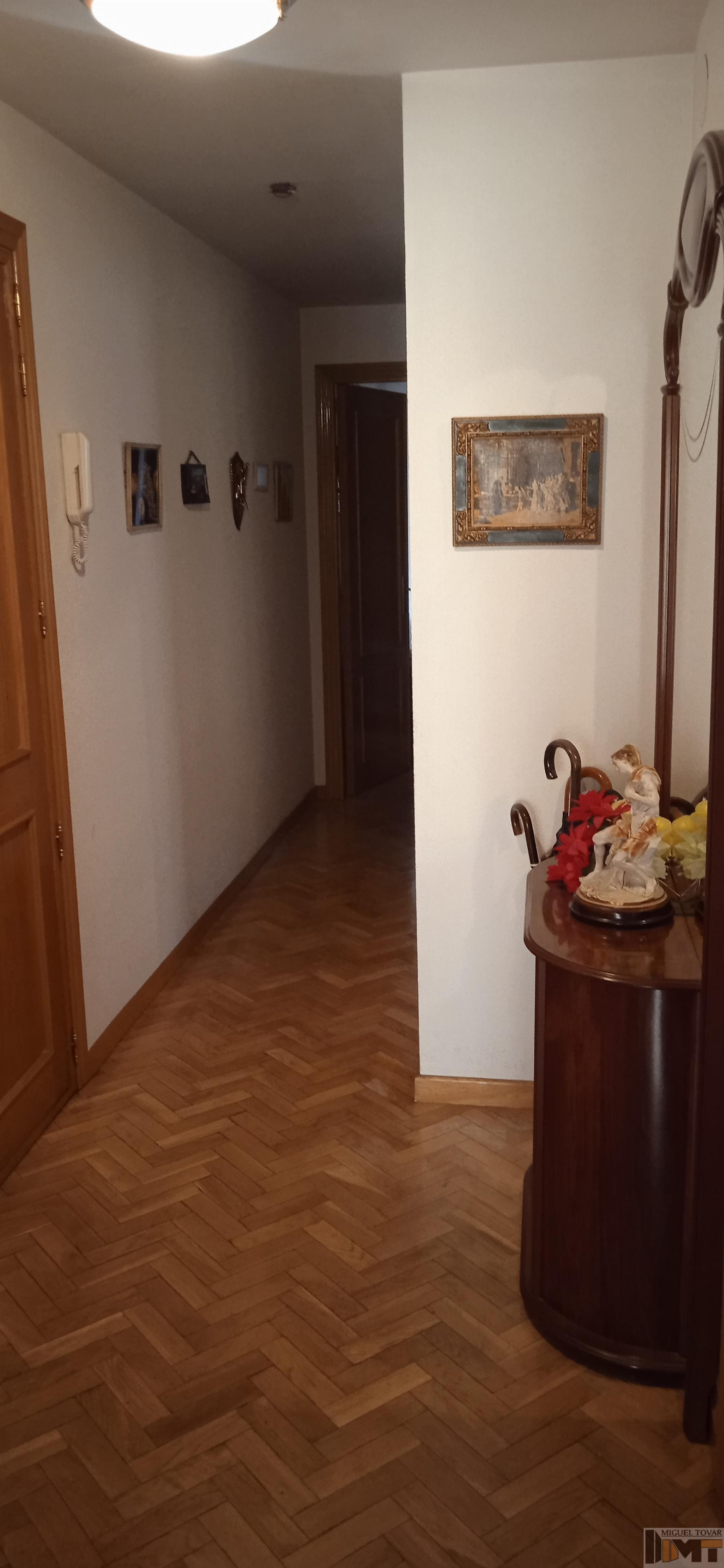 For sale of flat in Segovia