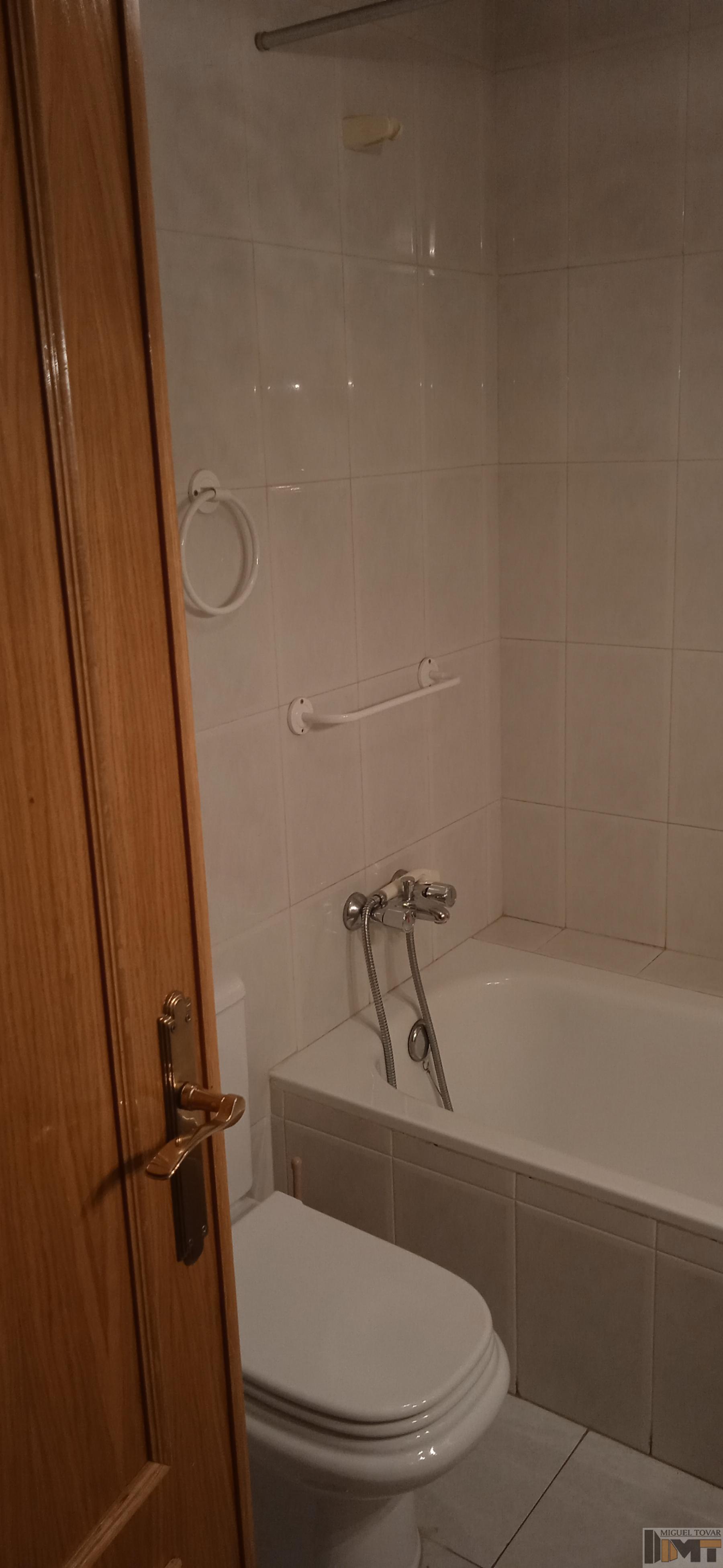 For sale of flat in Segovia