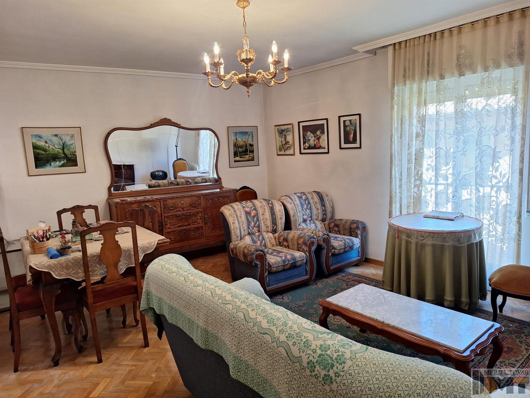 For sale of flat in Segovia