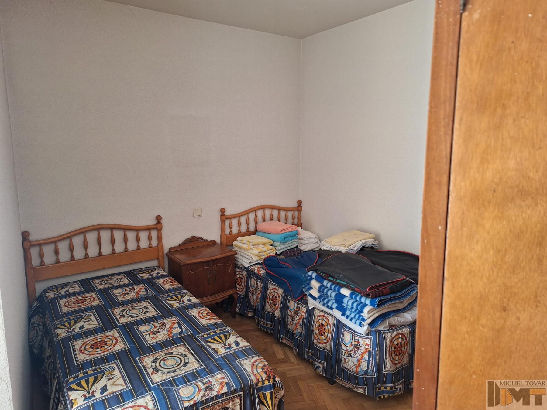 For sale of flat in Segovia