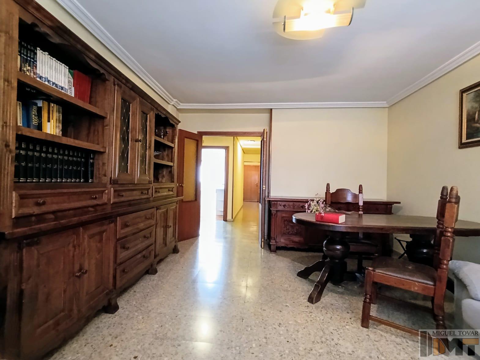 For sale of flat in Segovia