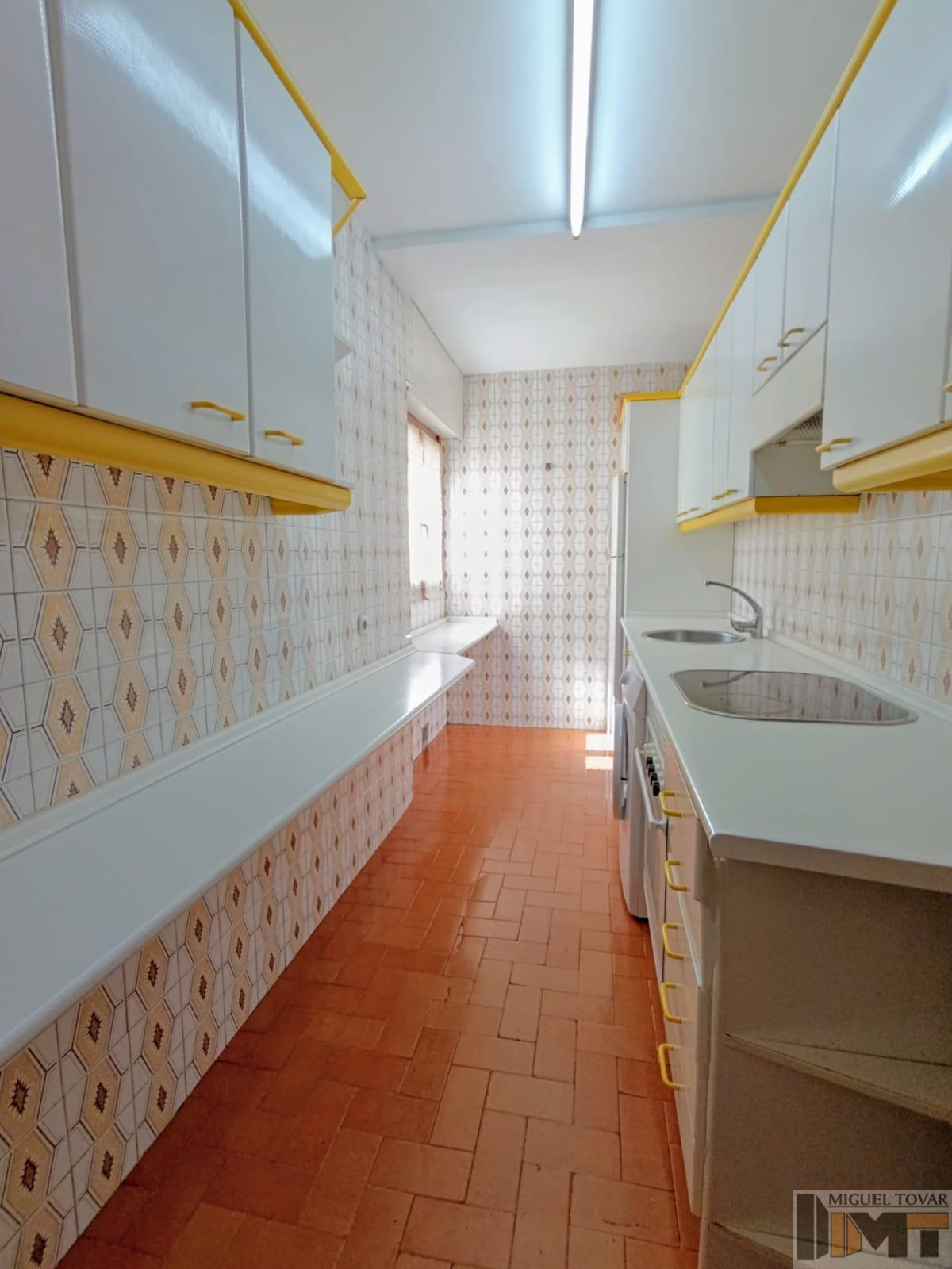 For sale of flat in Segovia