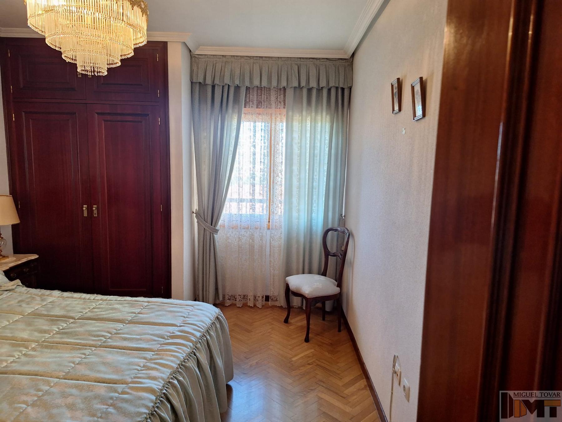 For sale of flat in Segovia