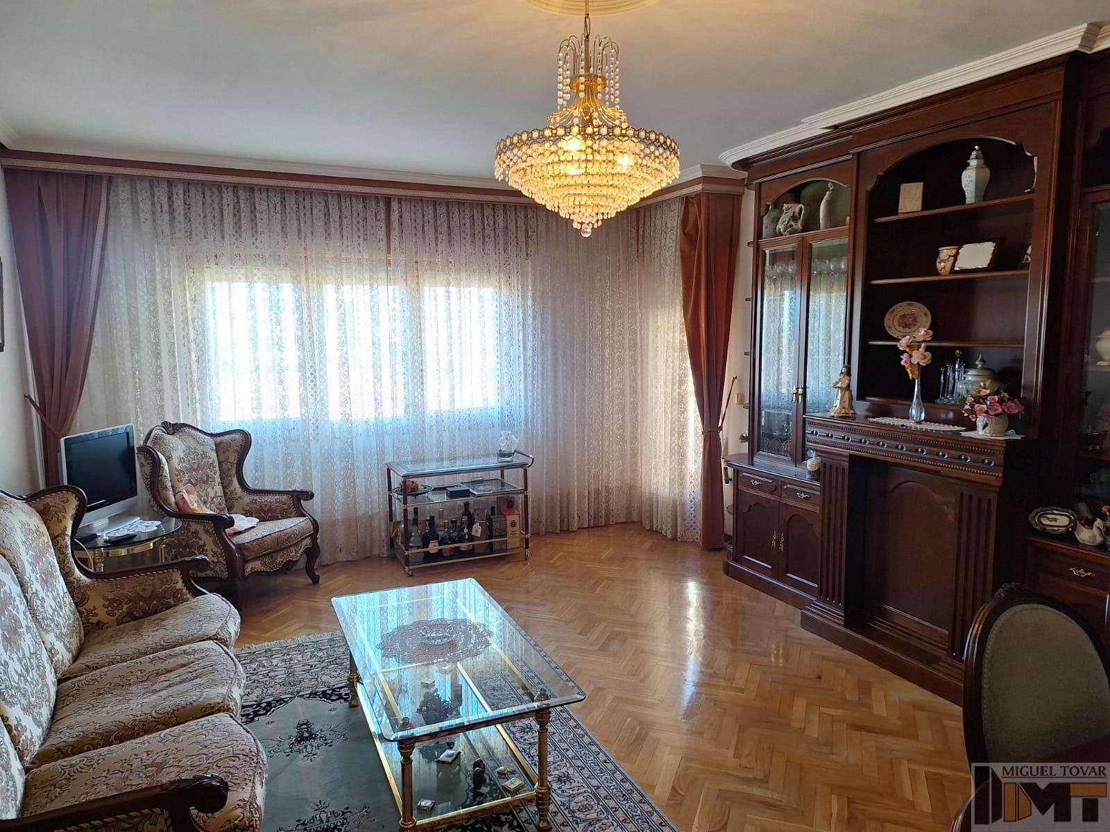 For sale of flat in Segovia