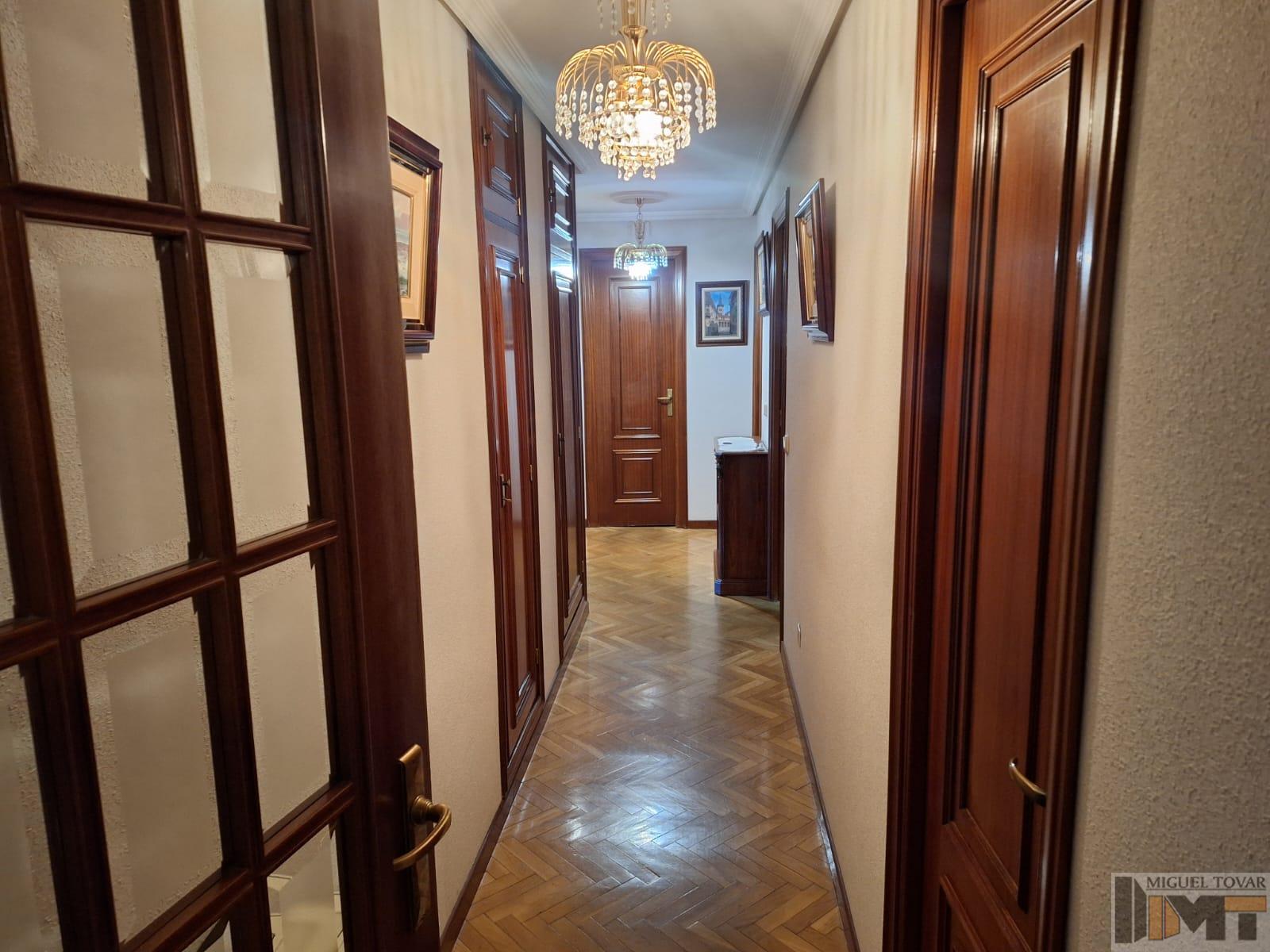 For sale of flat in Segovia