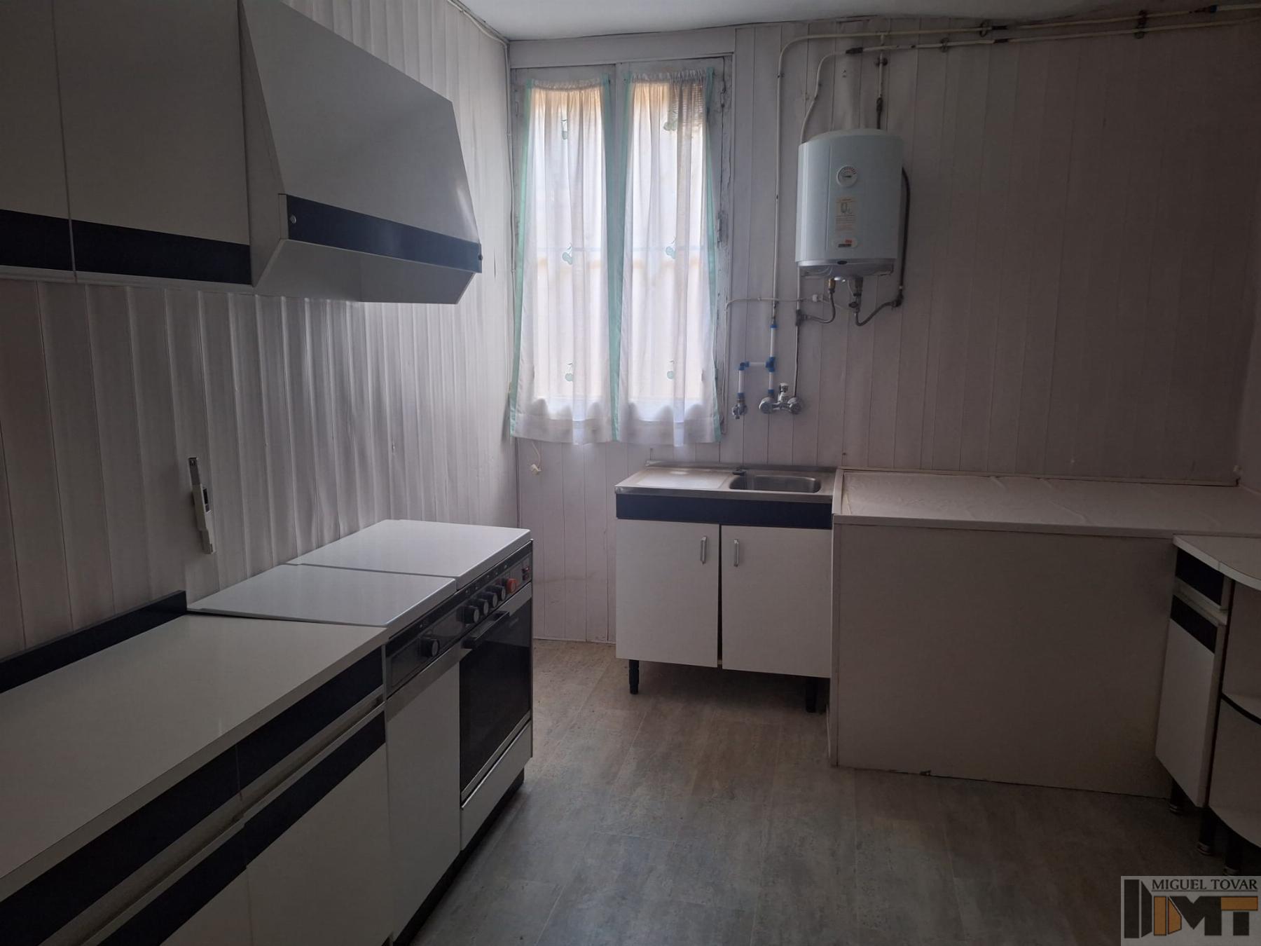 For sale of flat in Segovia