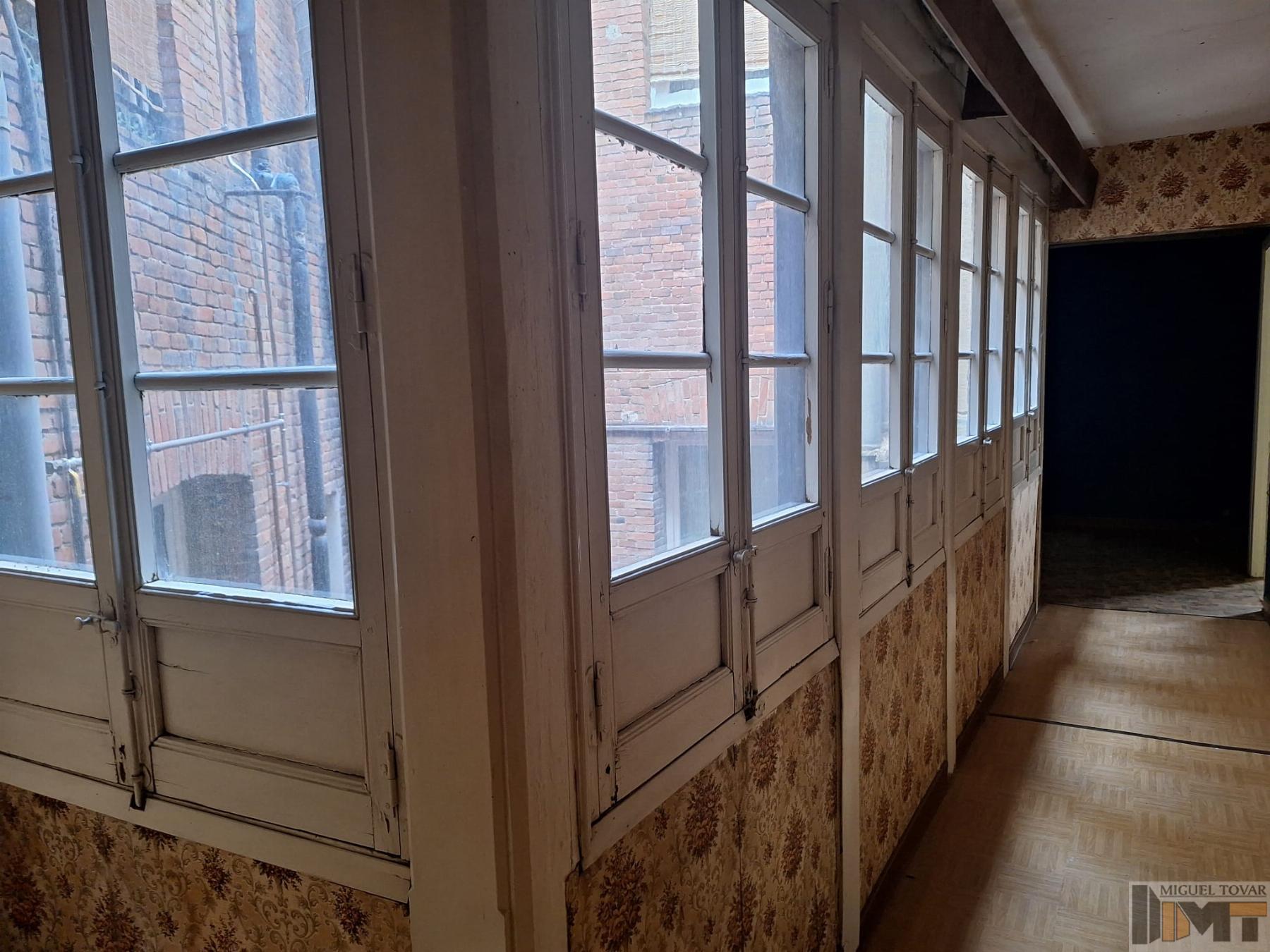 For sale of flat in Segovia