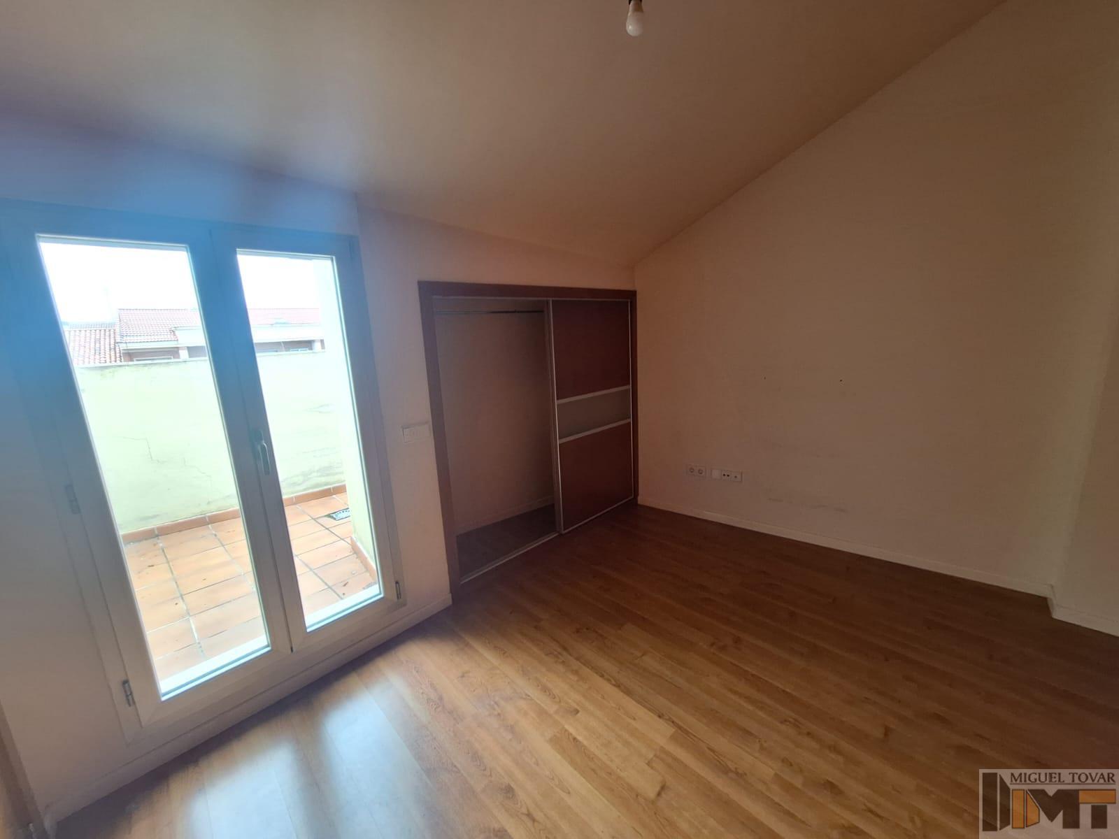 For sale of duplex in Segovia