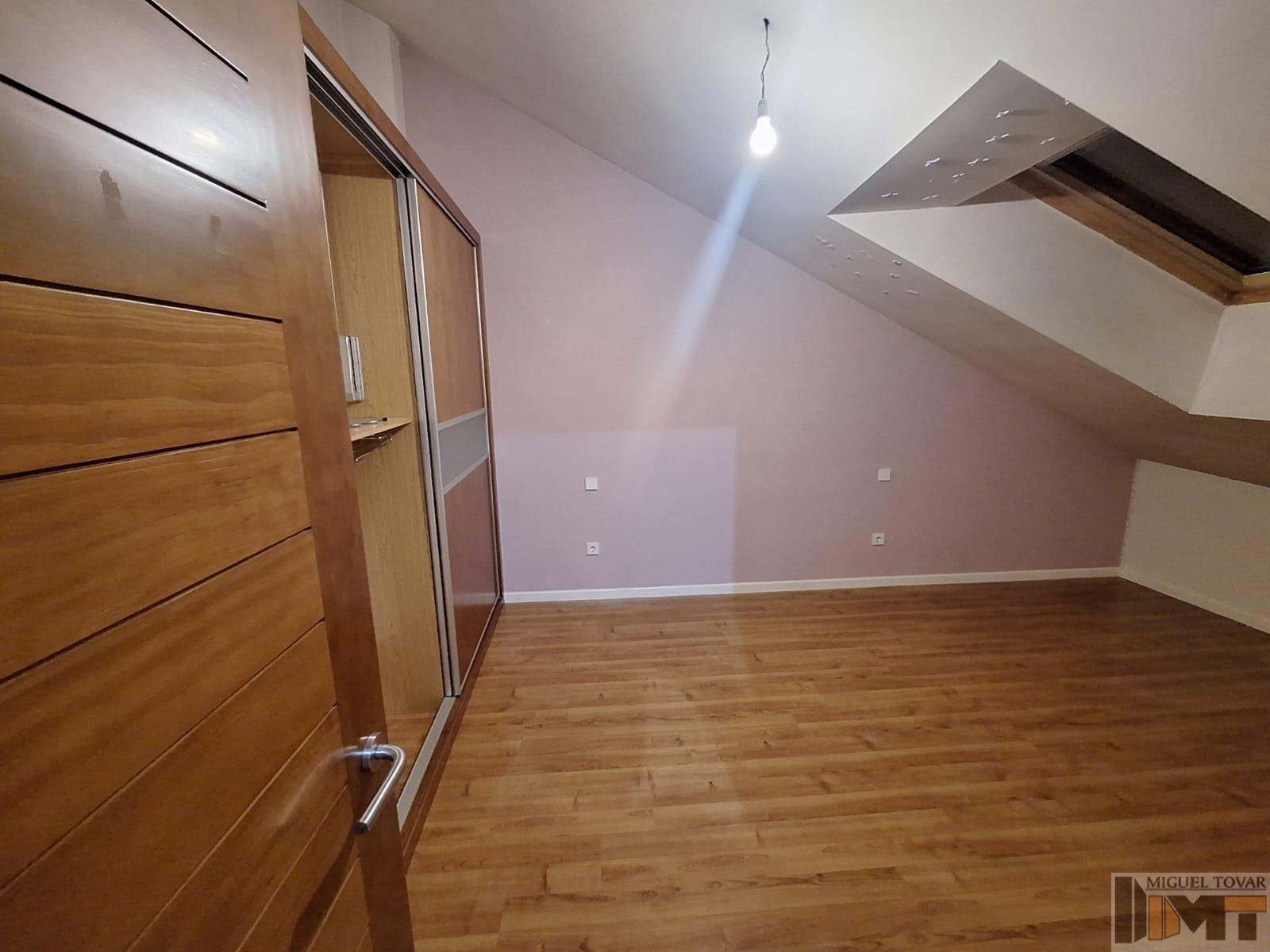 For sale of duplex in Segovia