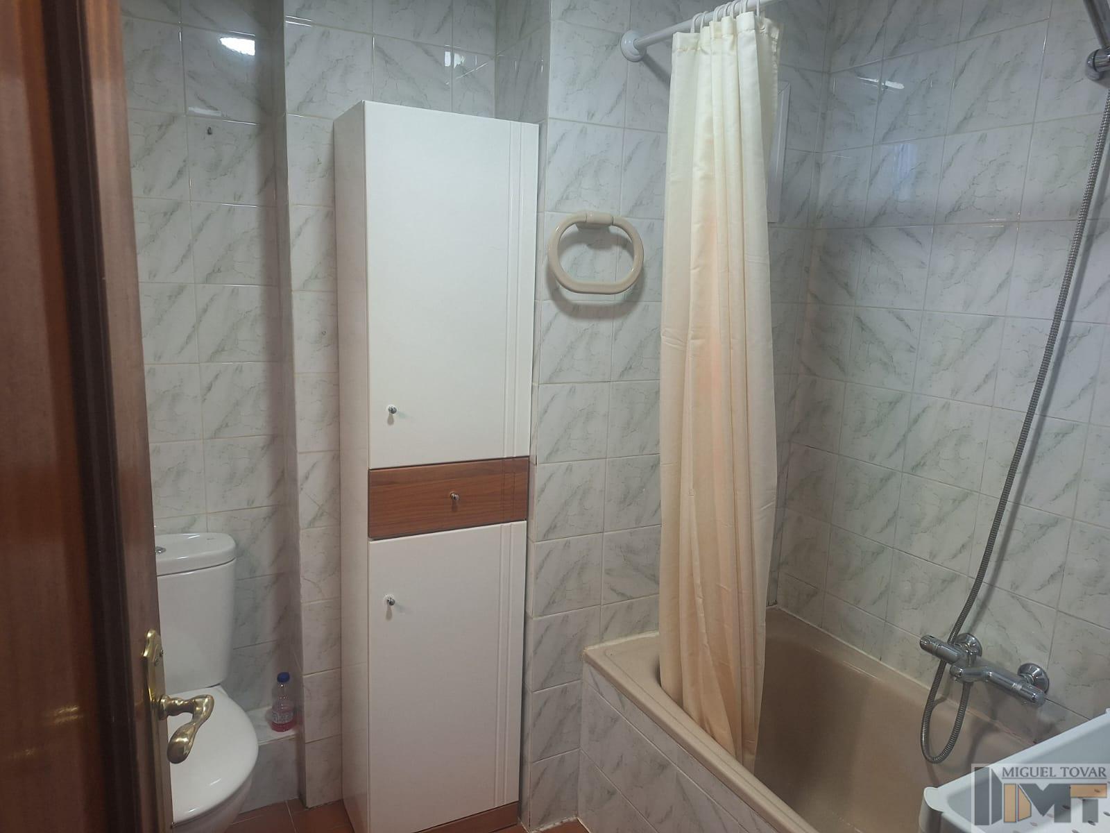 For sale of flat in Segovia