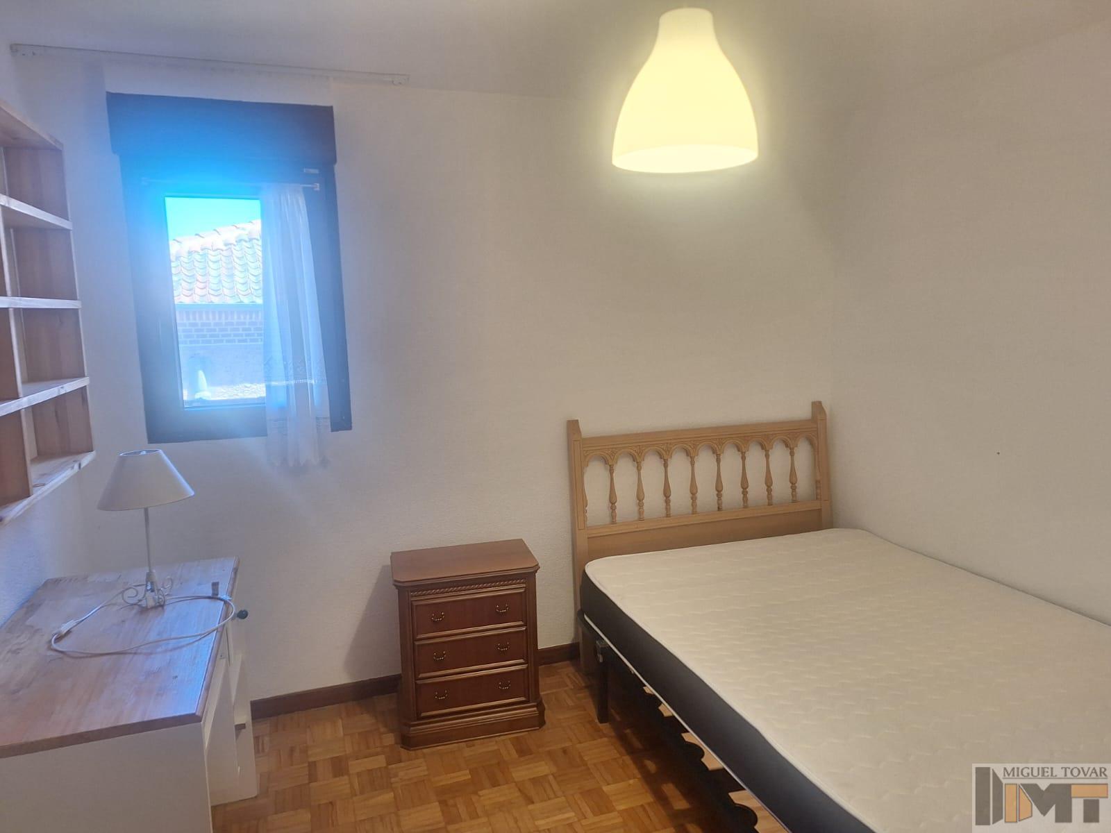 For sale of flat in Segovia