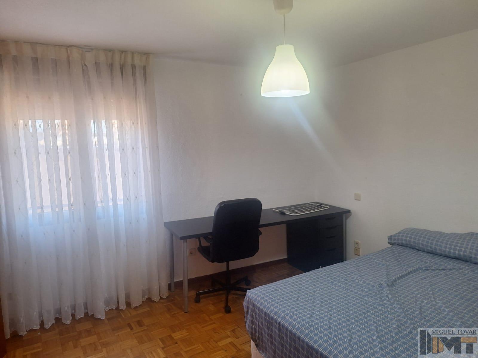 For sale of flat in Segovia