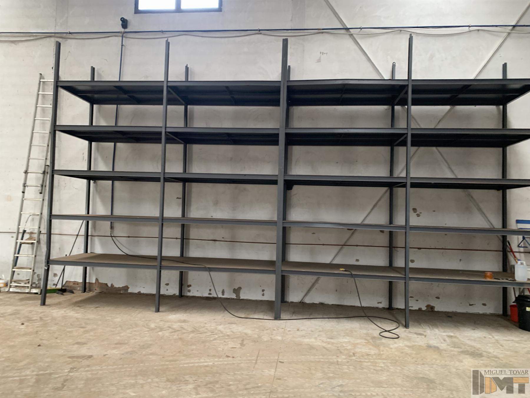 For rent of industrial plant/warehouse in Cantalejo