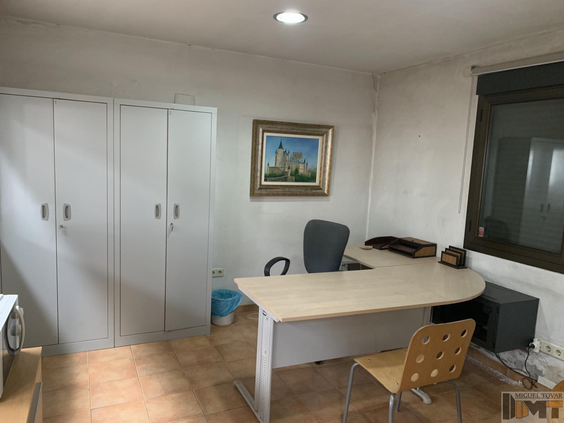 For rent of industrial plant/warehouse in Cantalejo
