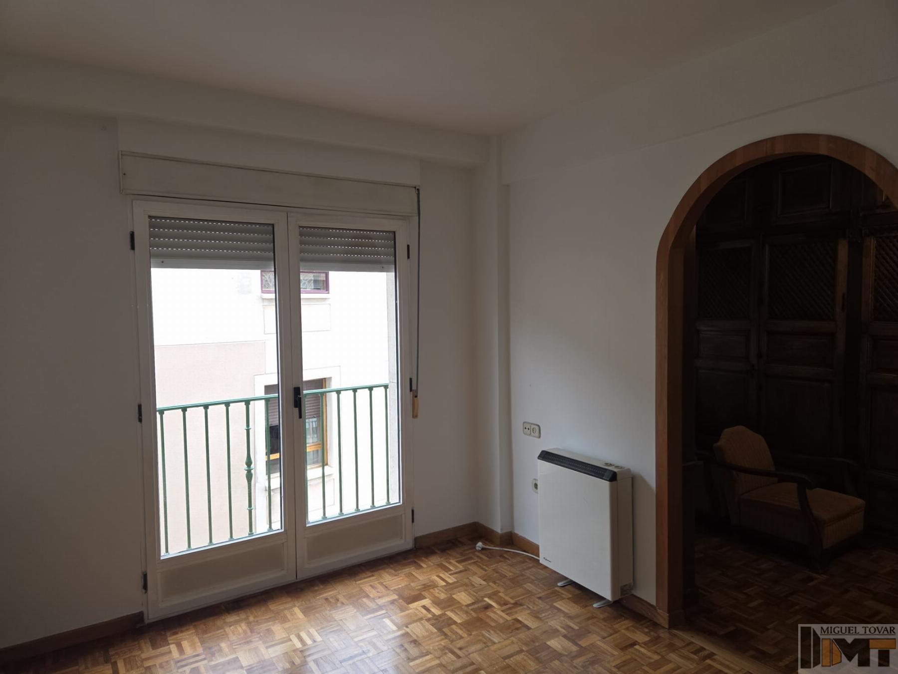 For rent of flat in Segovia