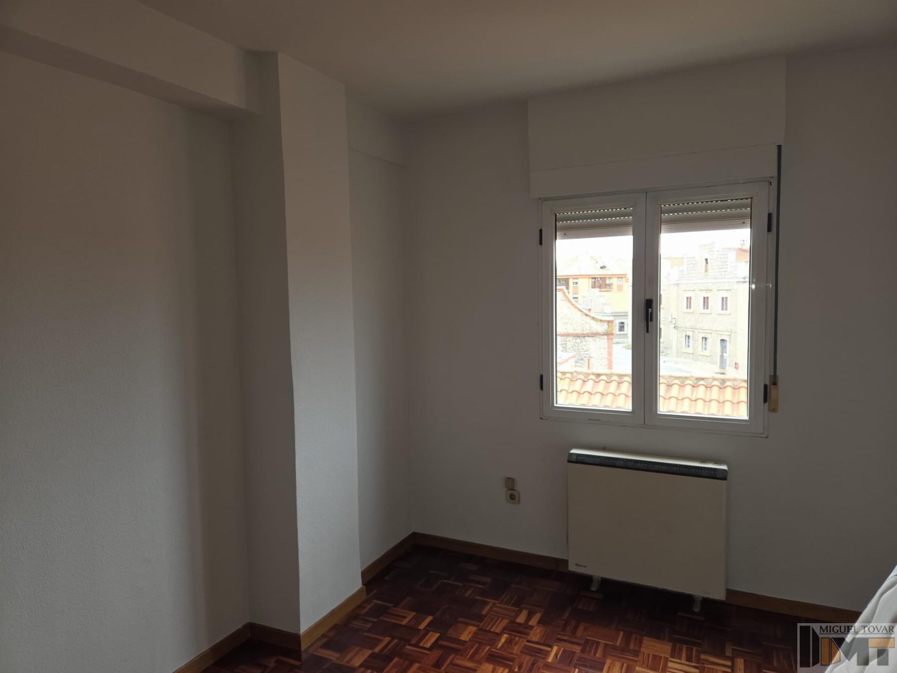 For rent of flat in Segovia
