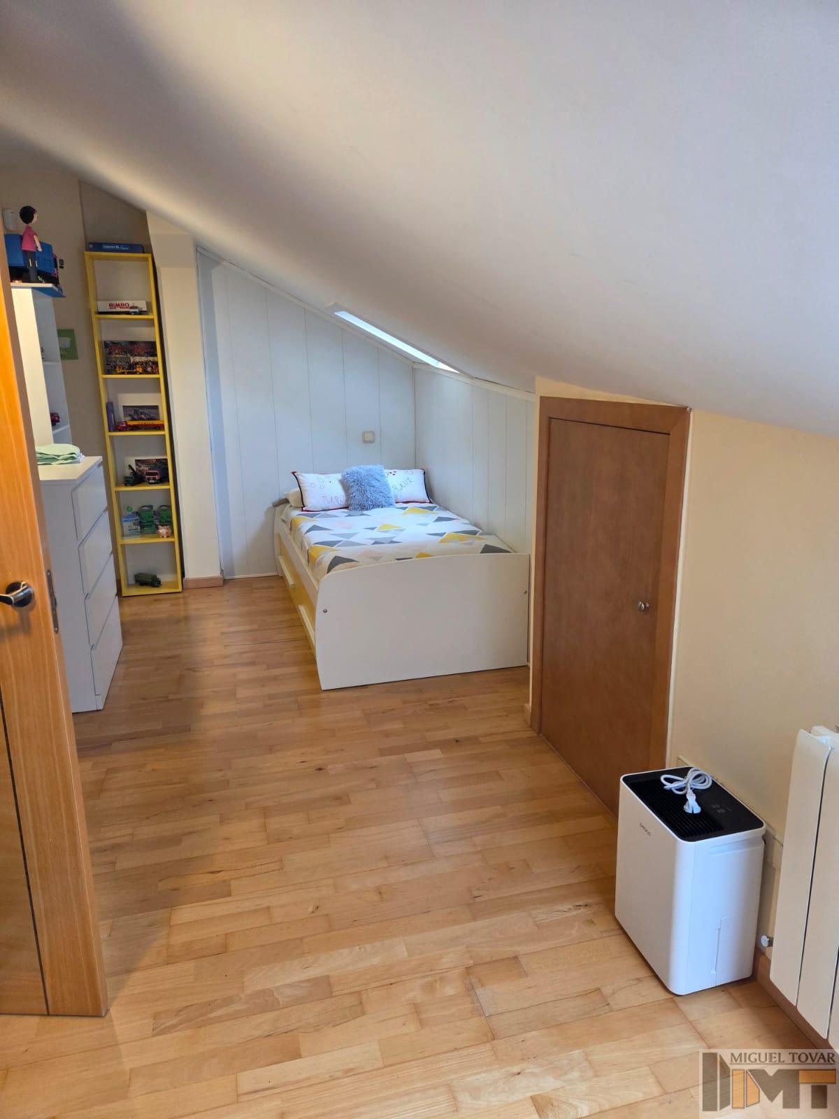 Venta de dúplex en Revenga