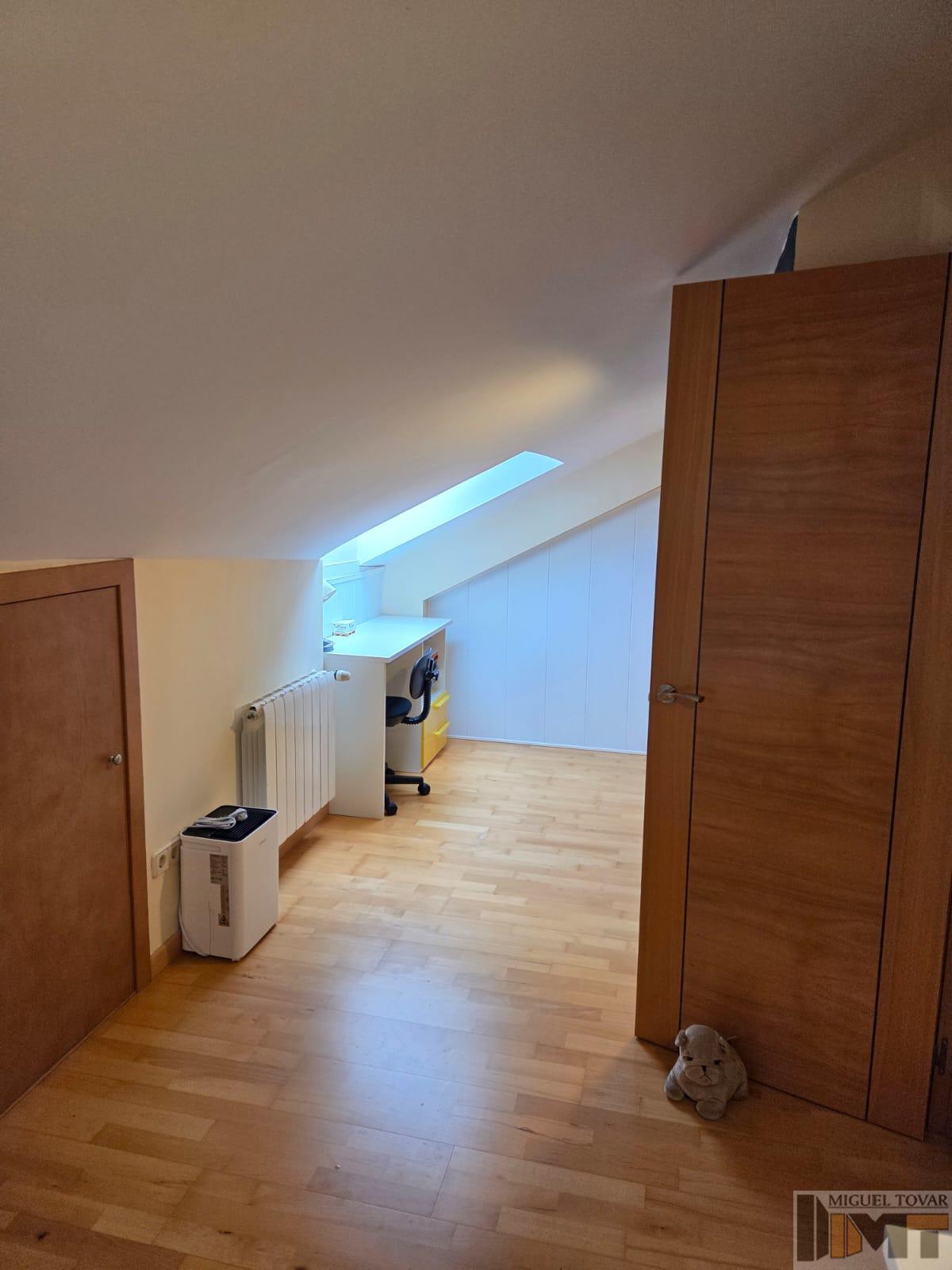 Venta de dúplex en Revenga