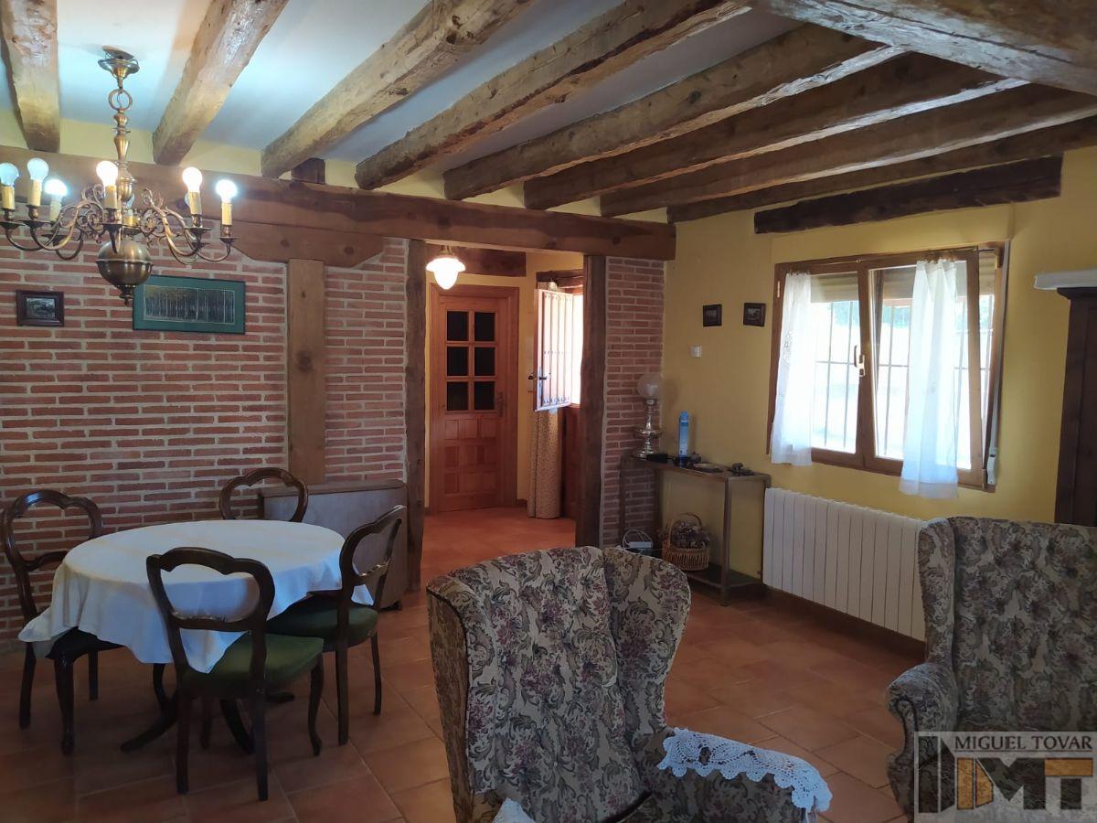 For sale of chalet in Torrecaballeros