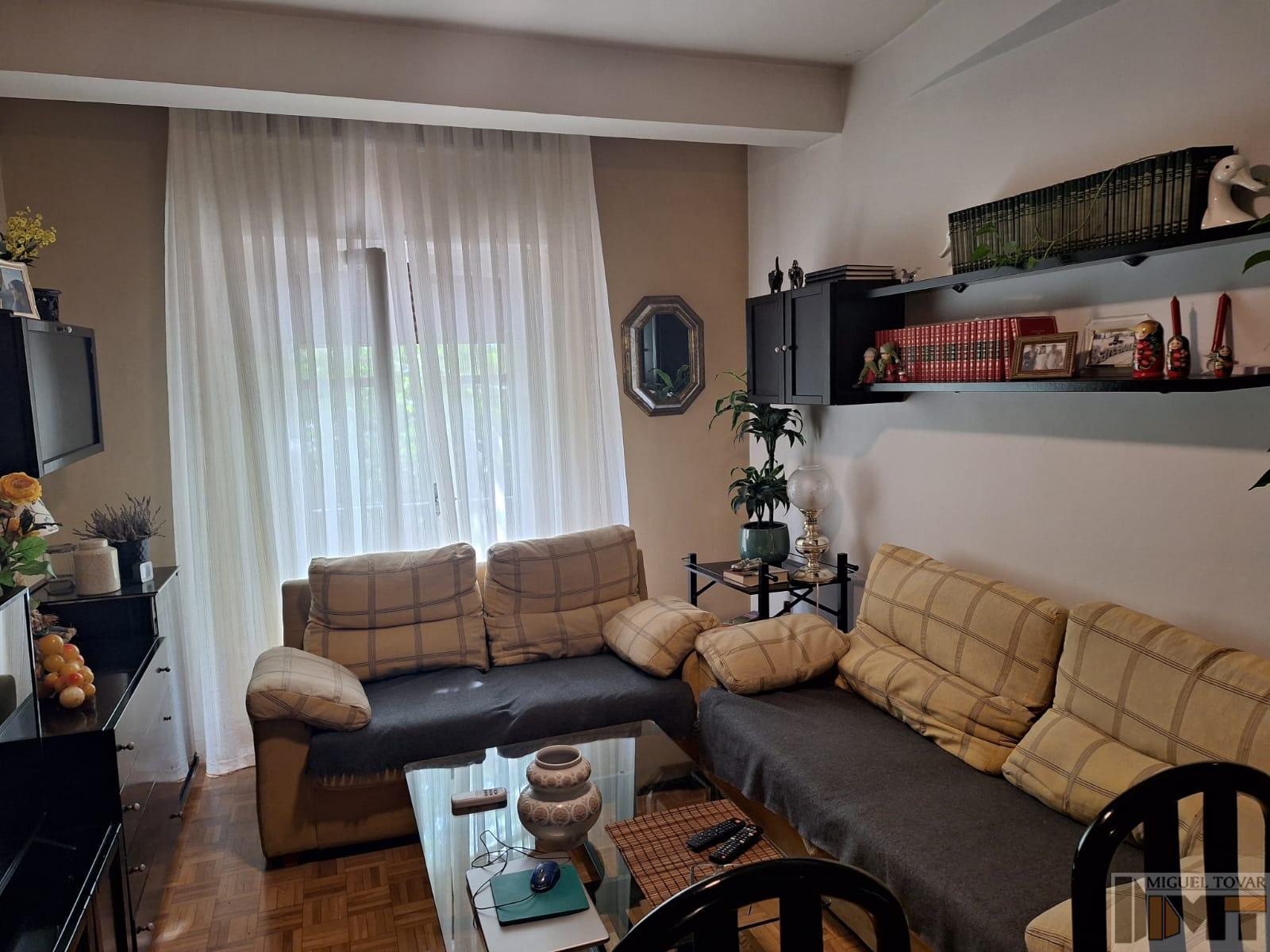 For sale of flat in Segovia