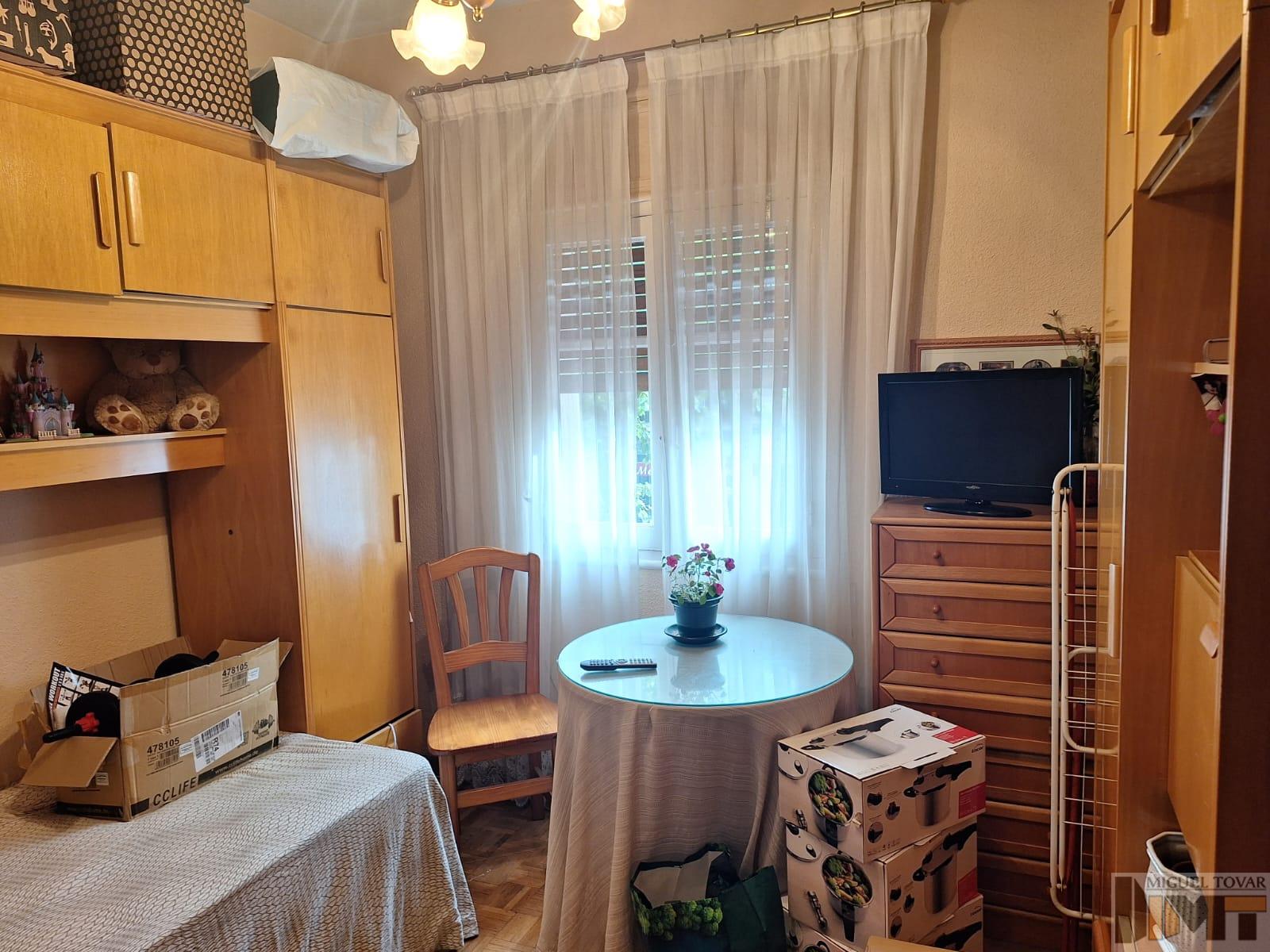 For sale of flat in Segovia