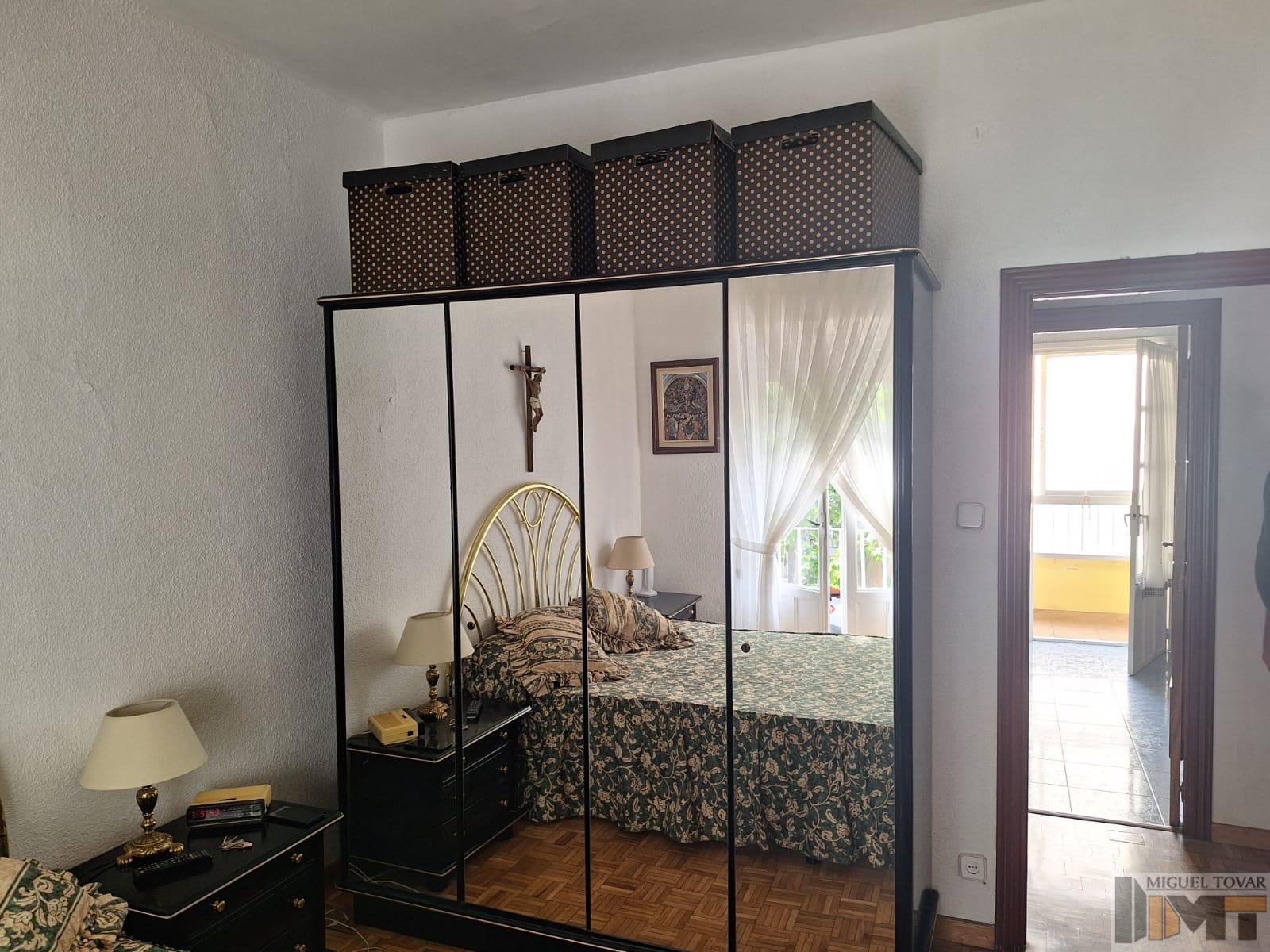 For sale of flat in Segovia