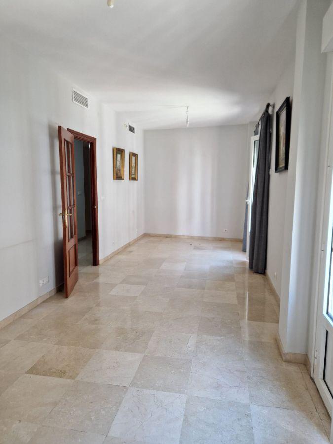 For sale of flat in Morón de la Frontera