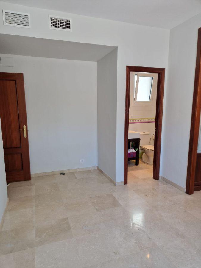 For sale of flat in Morón de la Frontera