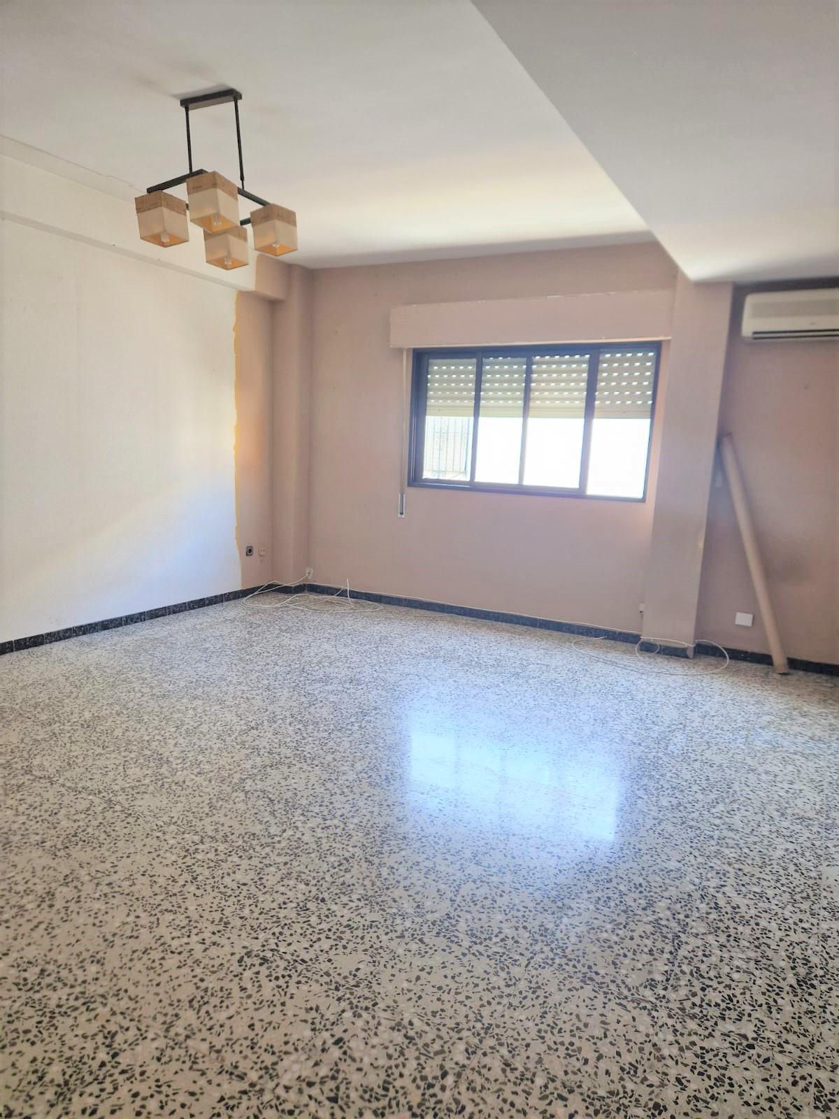 For sale of flat in Morón de la Frontera