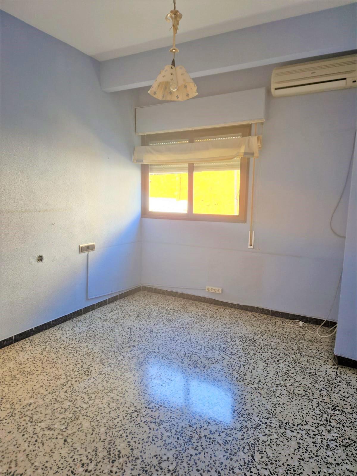 For sale of flat in Morón de la Frontera