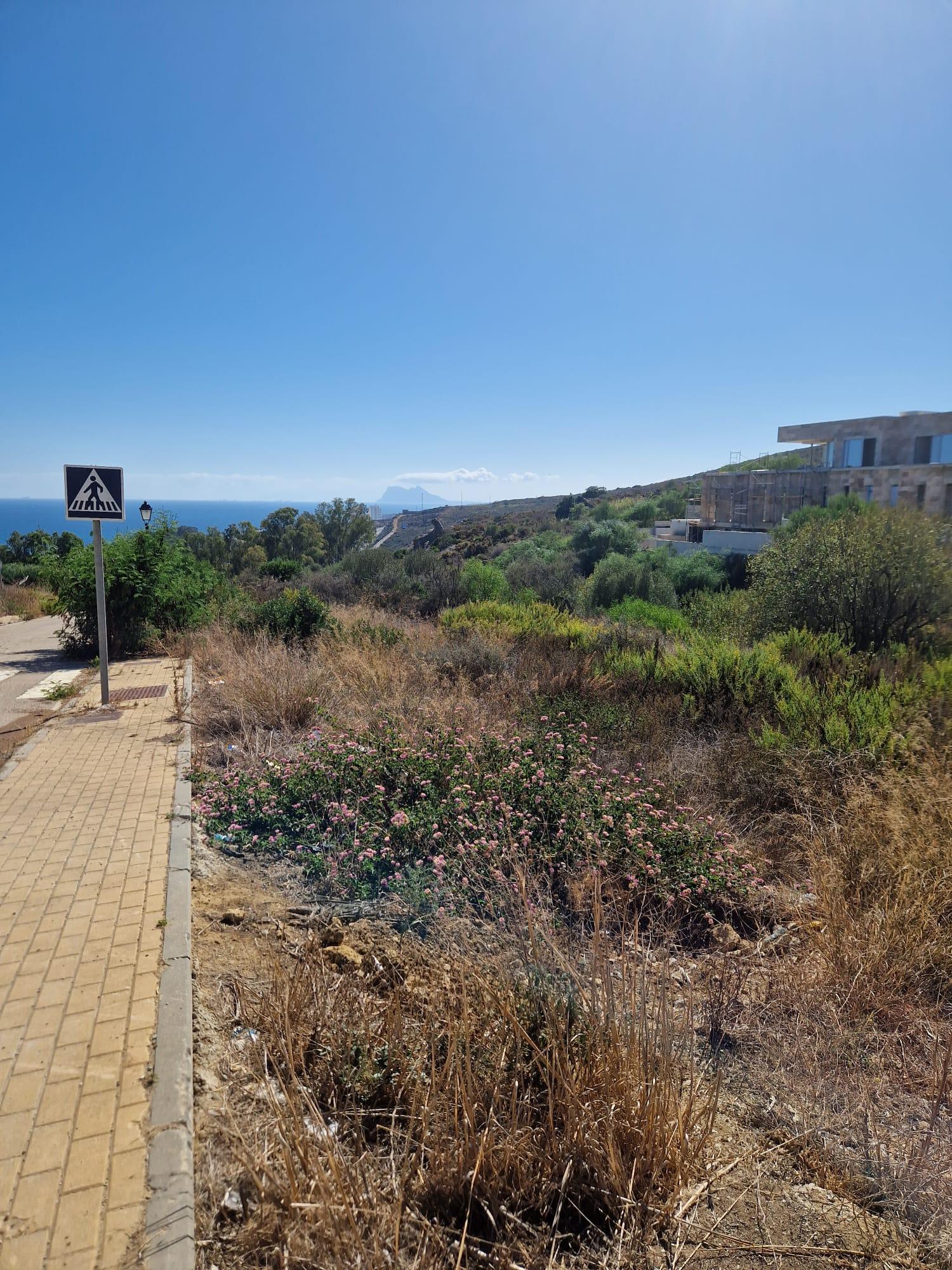 For sale of land in San Roque