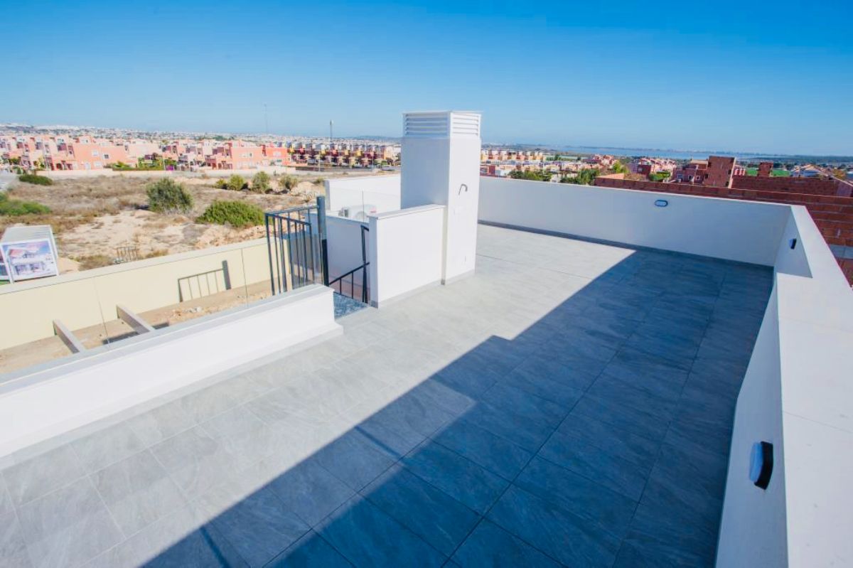 Venta de villa en Los Montesinos