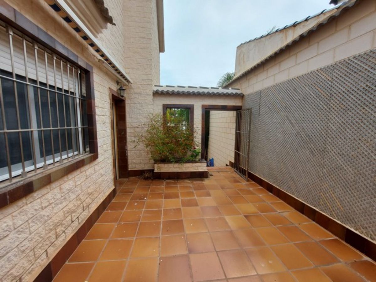 Zu verkaufen von chalet in
 Pilar de la Horadada