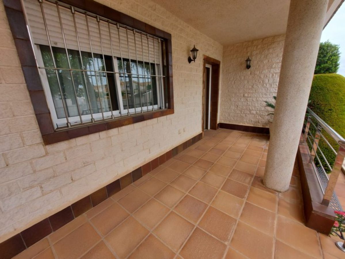 Zu verkaufen von chalet in
 Pilar de la Horadada