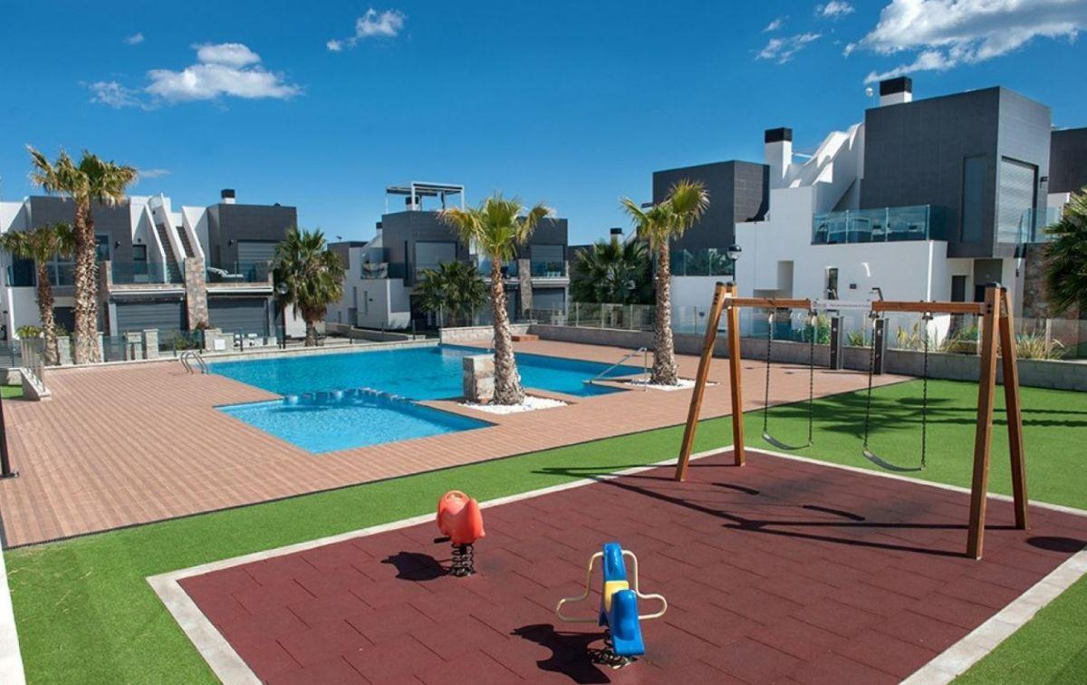 Venta de chalet en Orihuela Costa