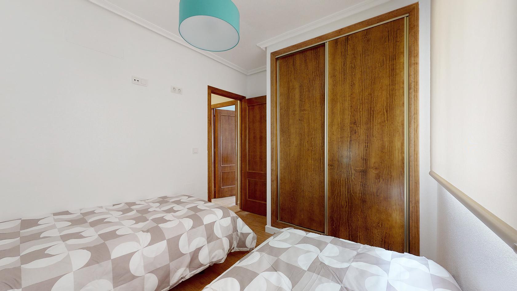 Köp av chalet i San Miguel de Salinas