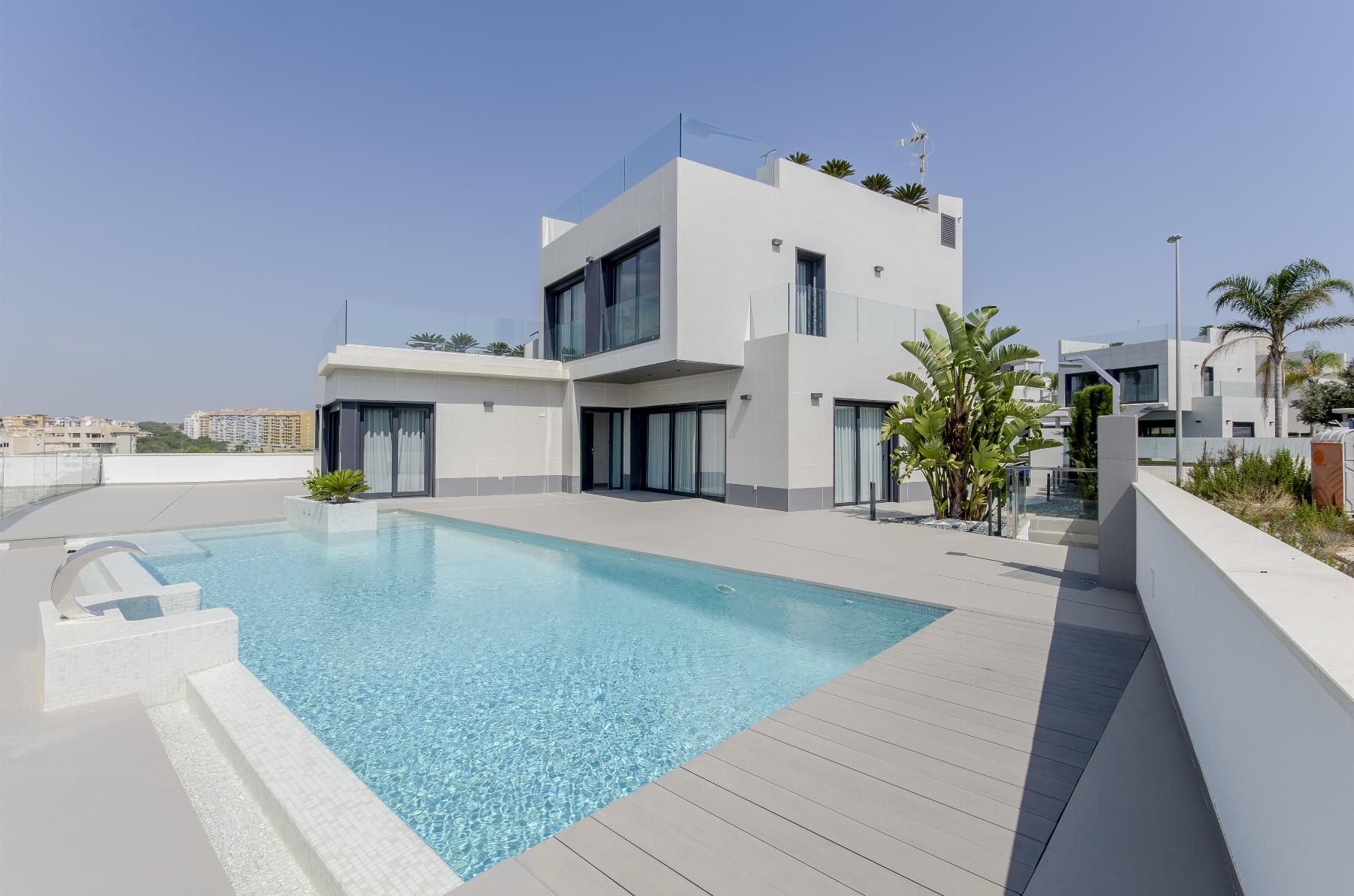 For sale of villa in Orihuela Costa