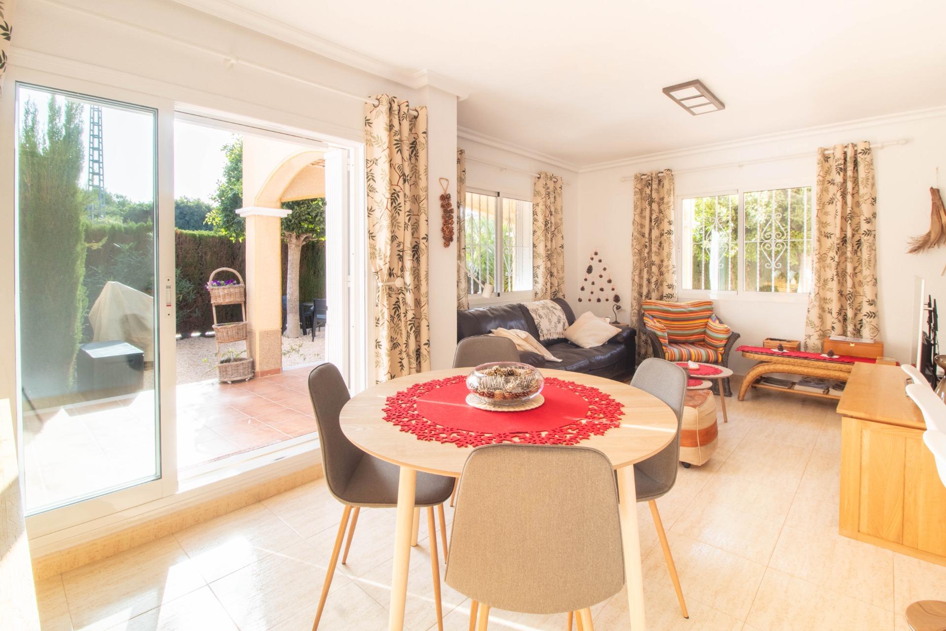 For sale of house in Pilar de la Horadada