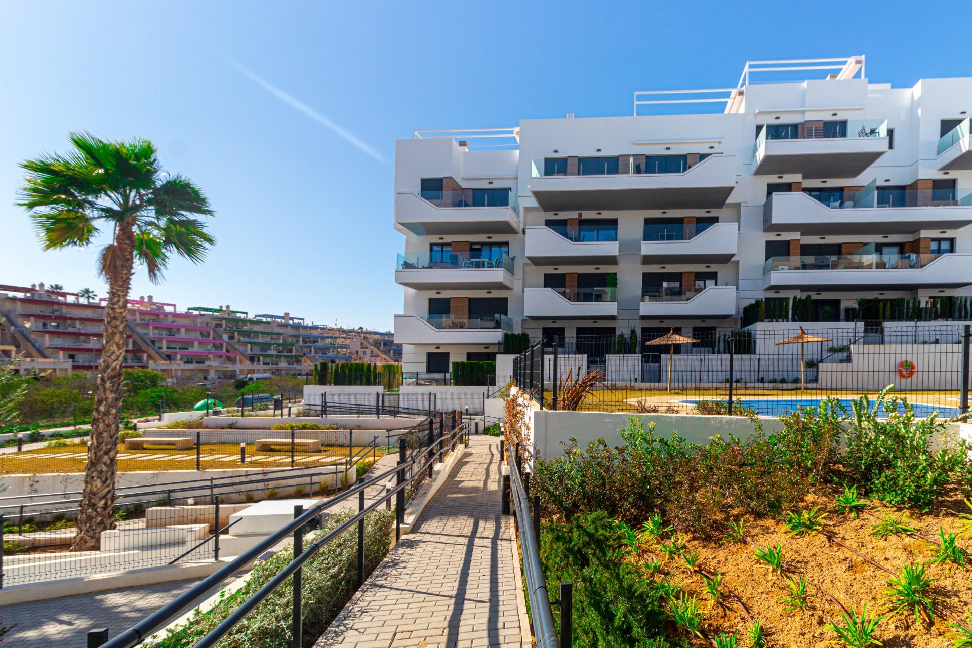 For sale of penthouse in Orihuela Costa